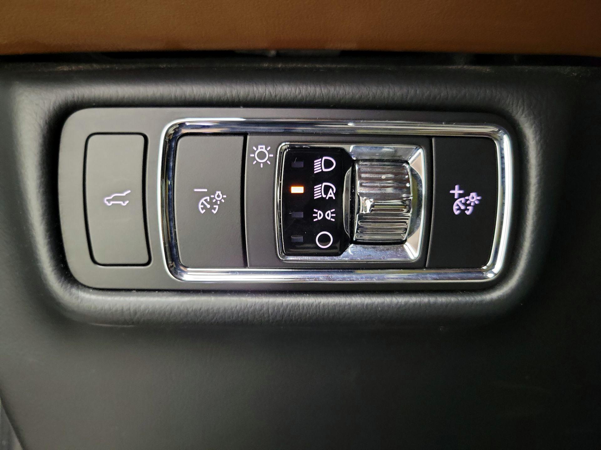 Thumbnail: 2023 Lincoln Aviator - 13