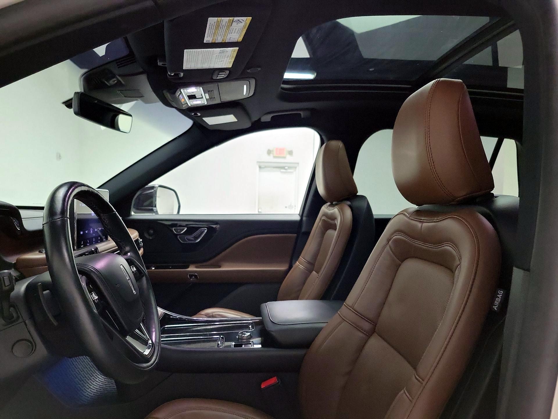 Thumbnail: 2023 Lincoln Aviator - 19