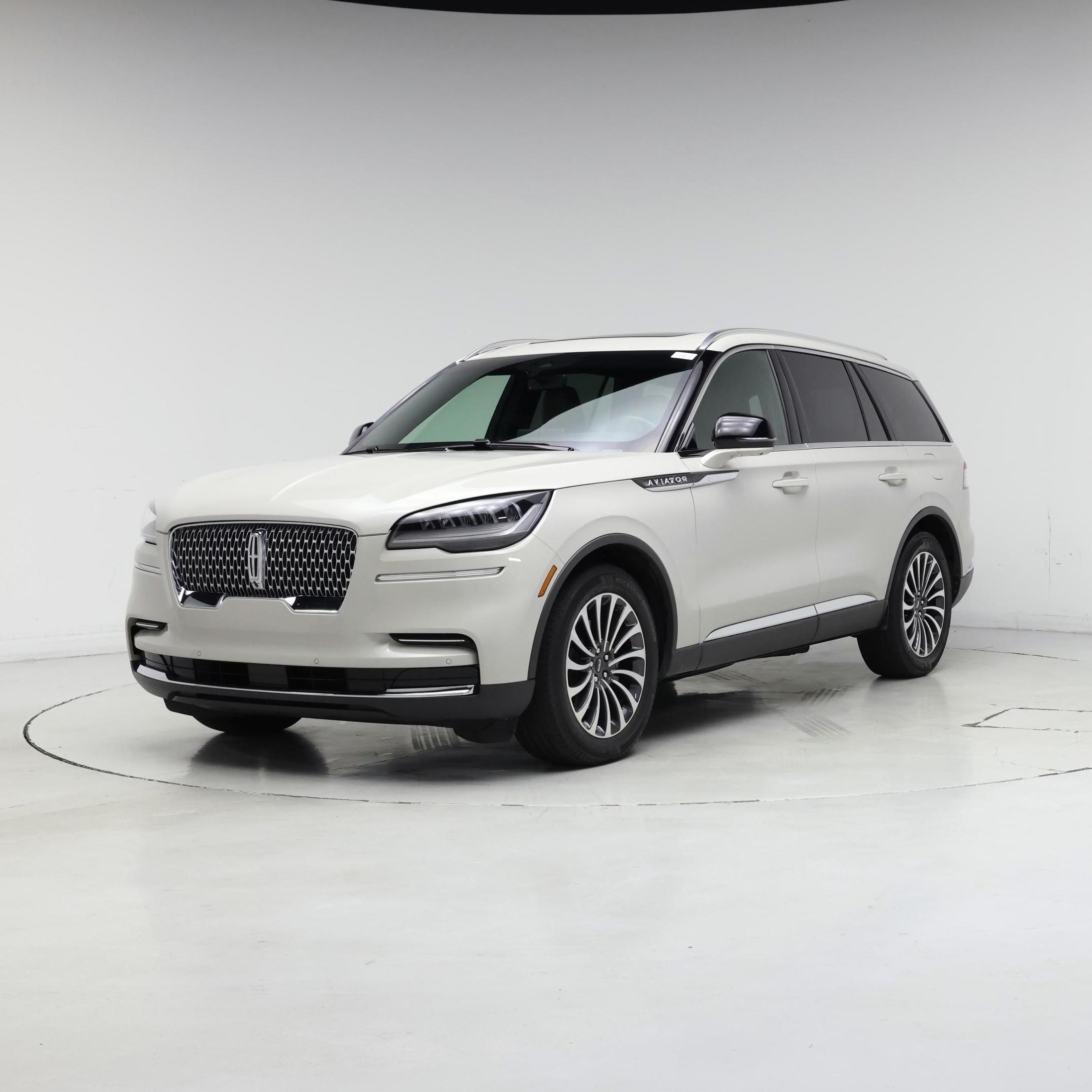 Thumbnail: 2023 Lincoln Aviator - 4