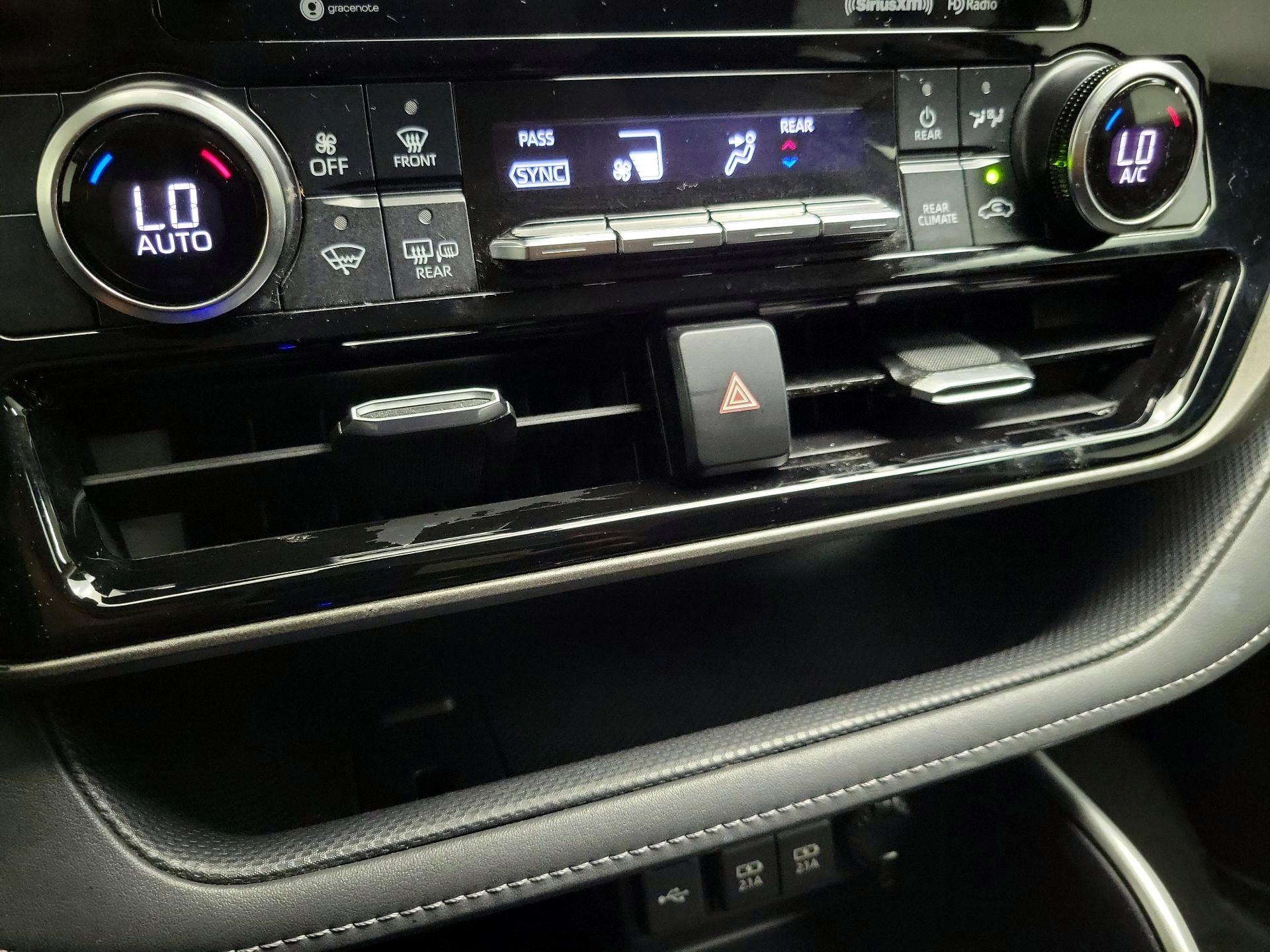 Thumbnail: 2020 Toyota Highlander - 16