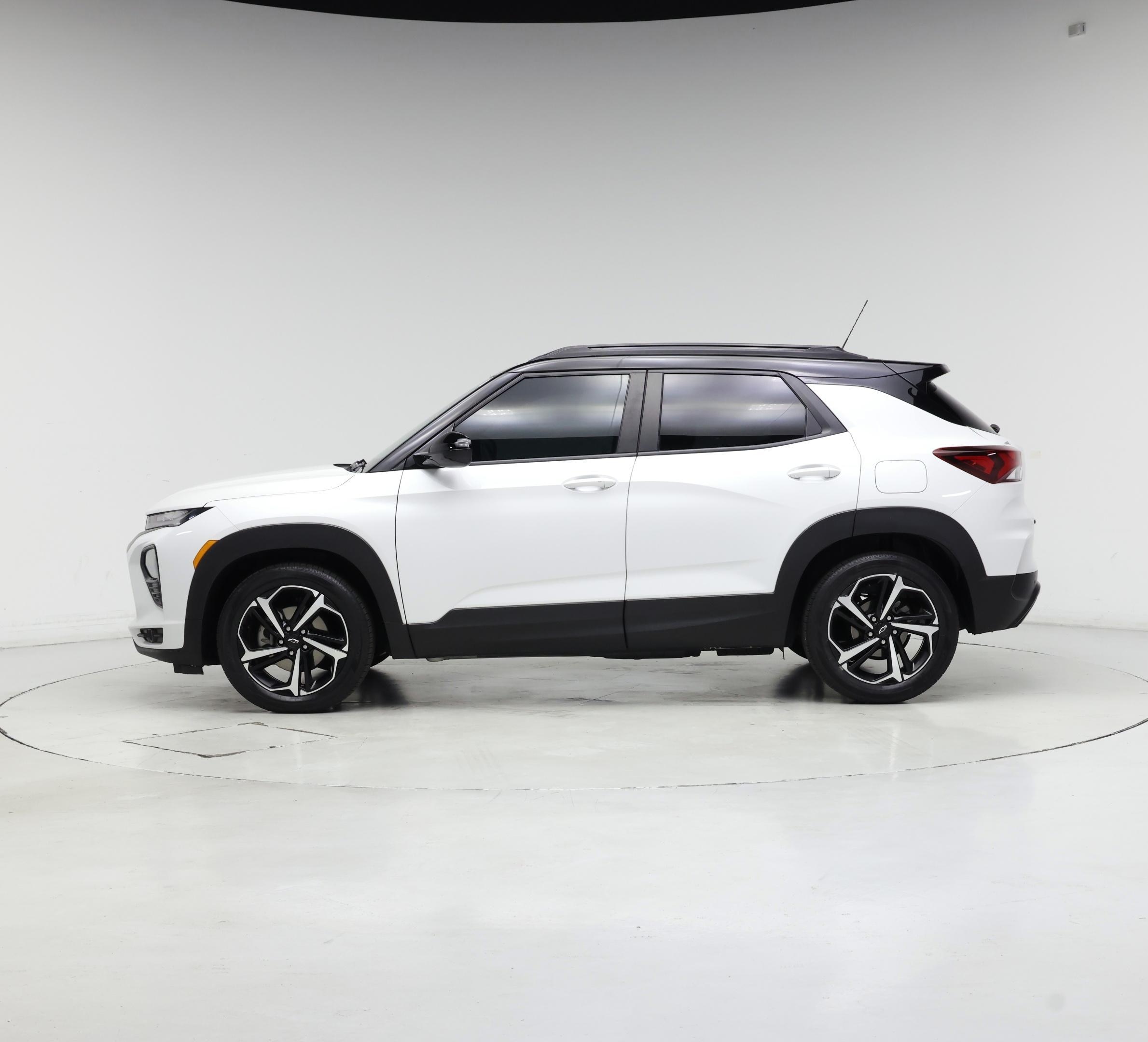 Thumbnail: 2023 Chevrolet TrailBlazer - 3