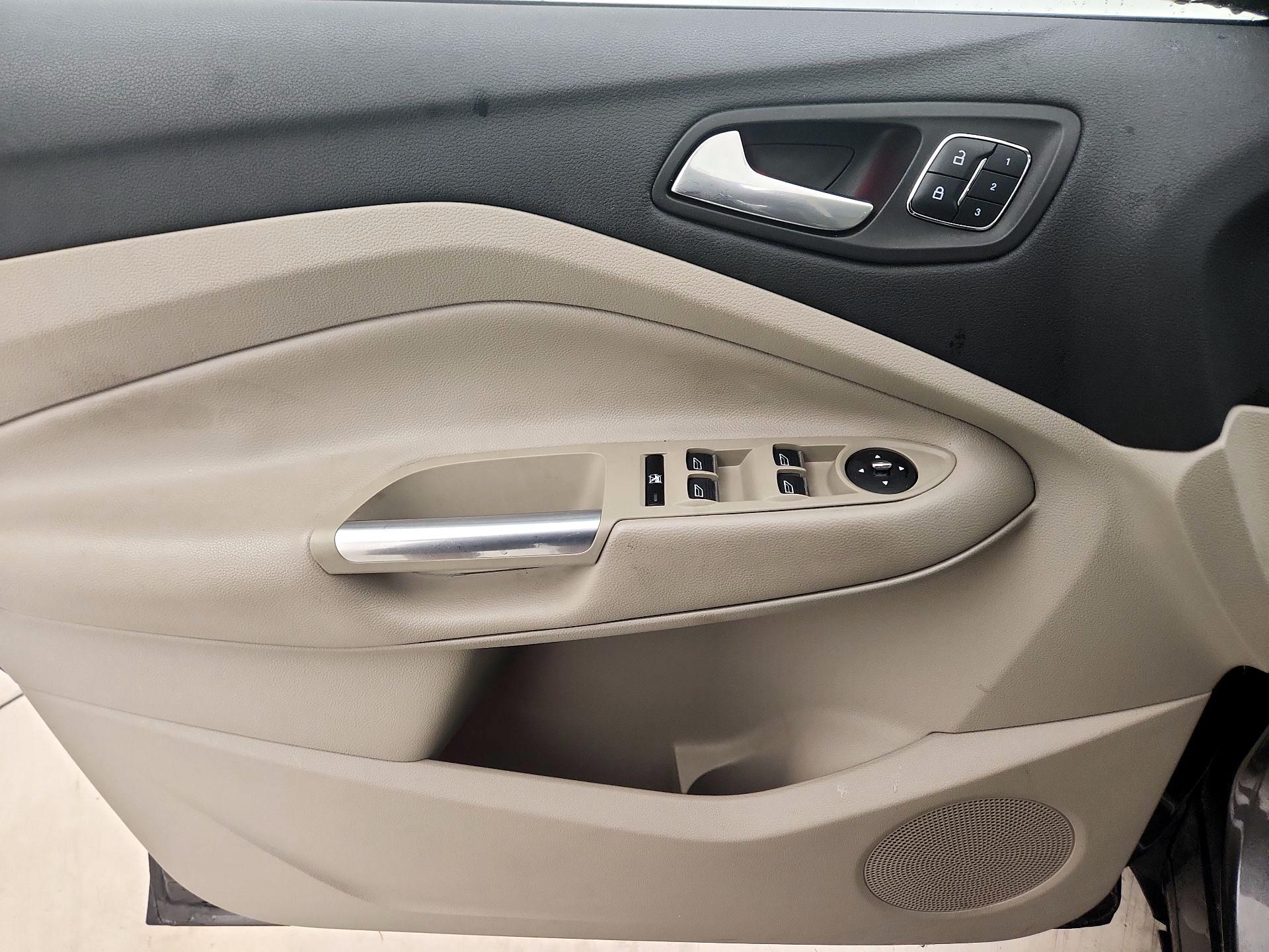 Thumbnail: 2016 Ford Escape - 12