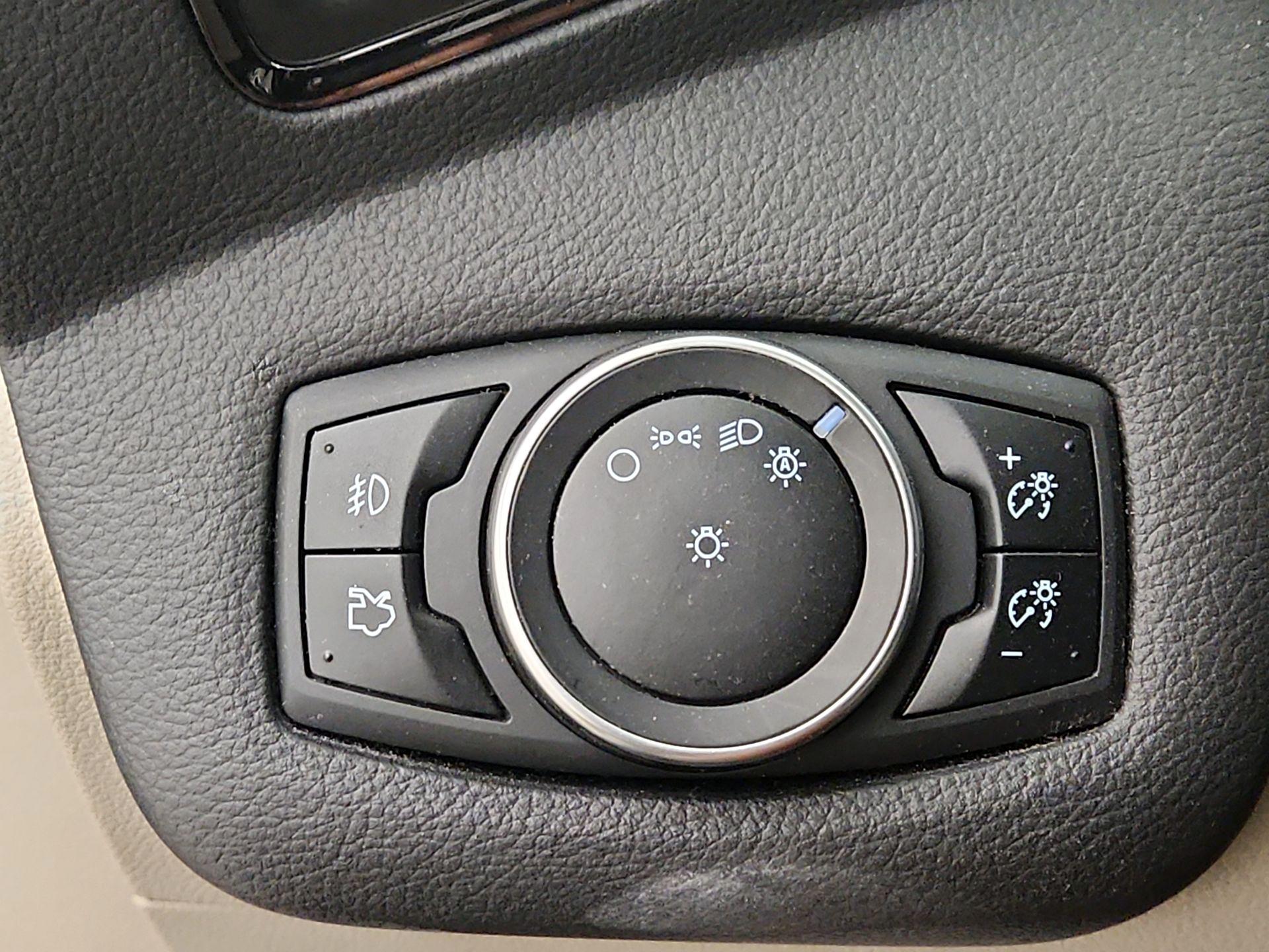 Thumbnail: 2016 Ford Escape - 13