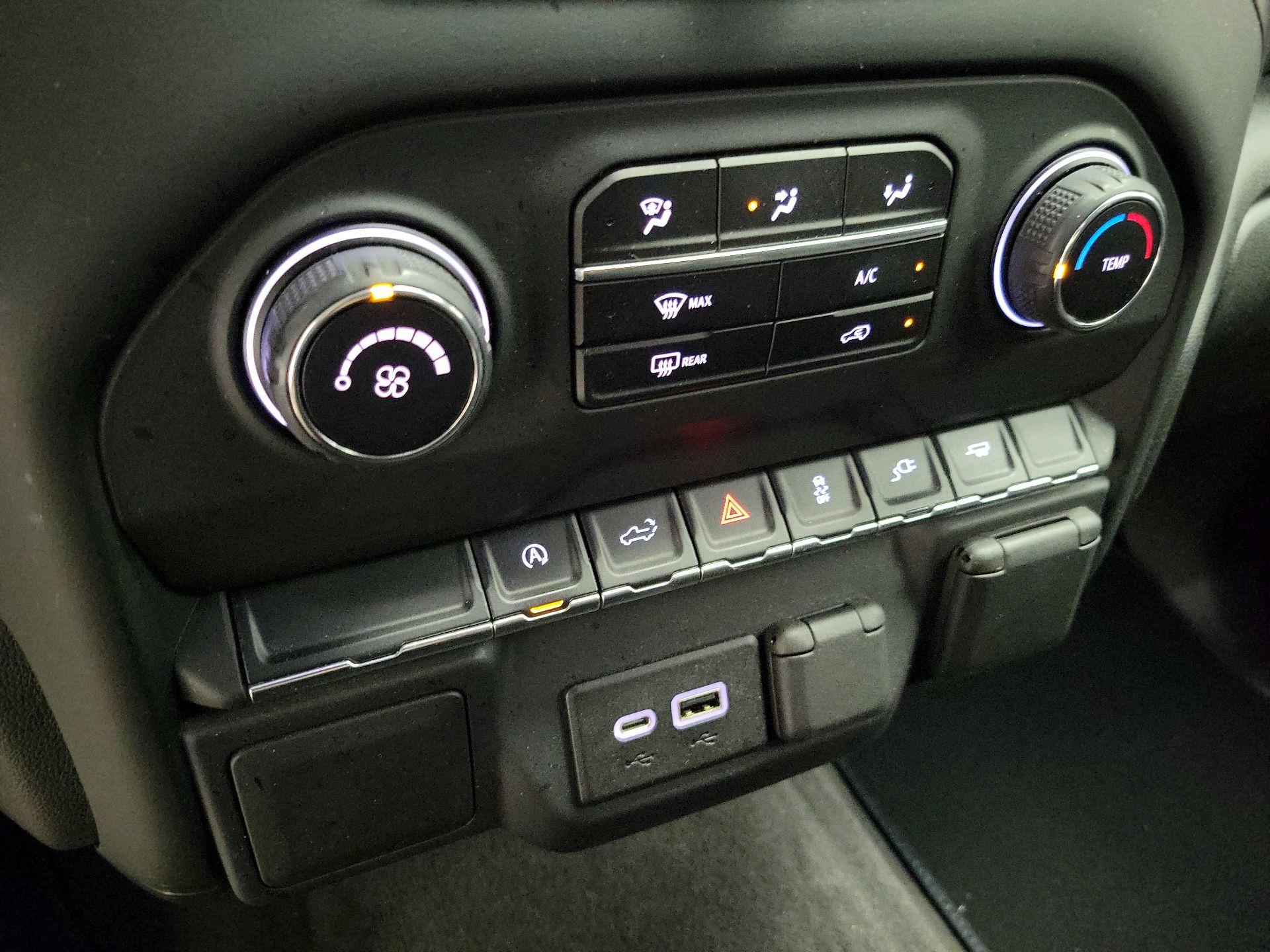 Thumbnail: 2021 Chevrolet Silverado 1500 - 17