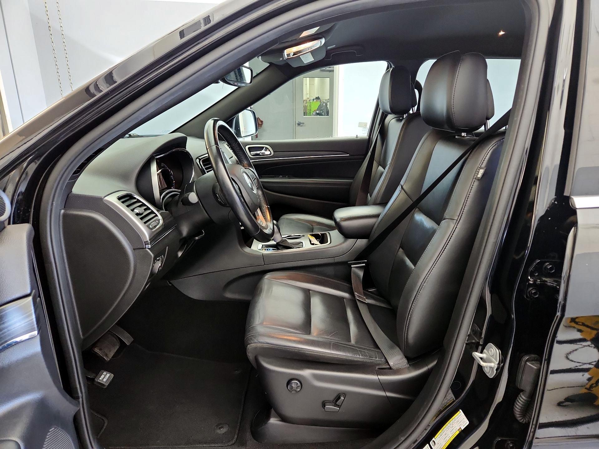 Thumbnail: 2019 Jeep Grand Cherokee - 11
