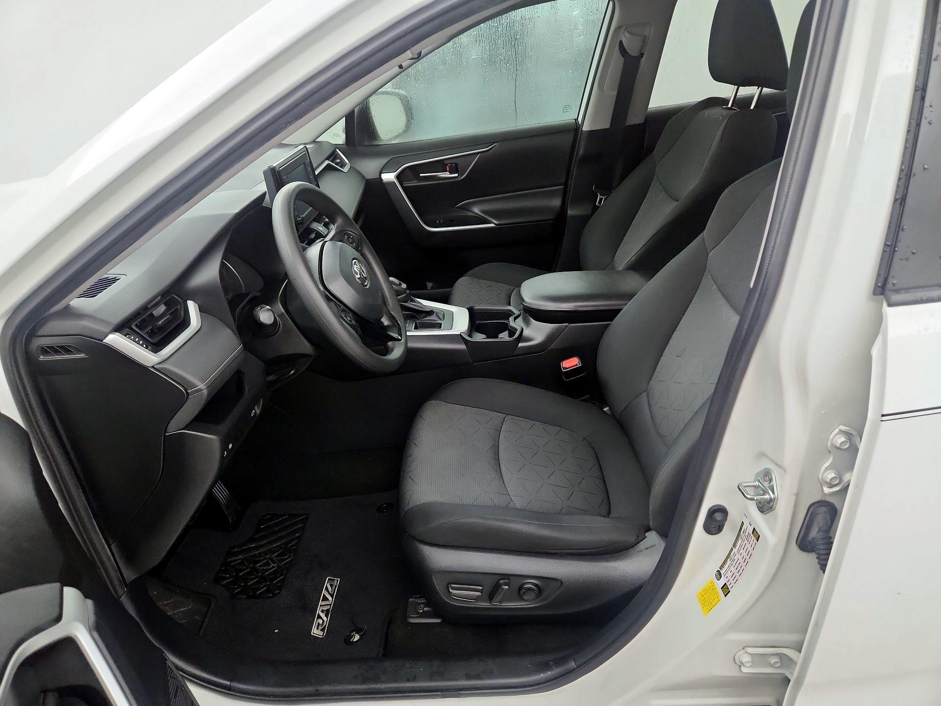 Thumbnail: 2021 Toyota RAV4 - 11