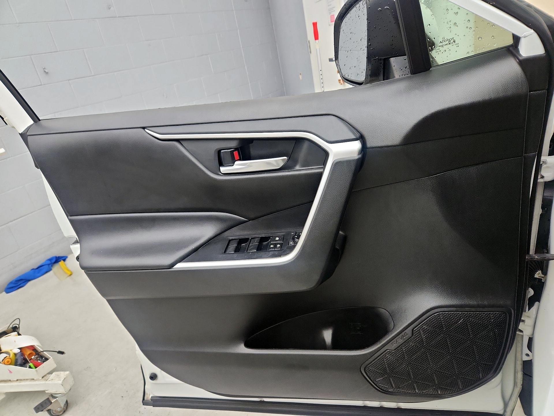 Thumbnail: 2021 Toyota RAV4 - 12