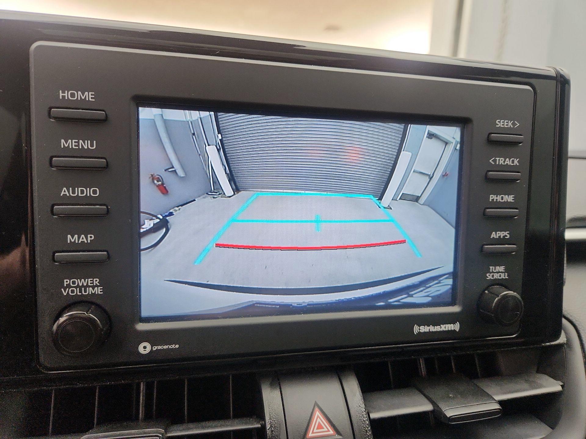 Thumbnail: 2021 Toyota RAV4 - 15
