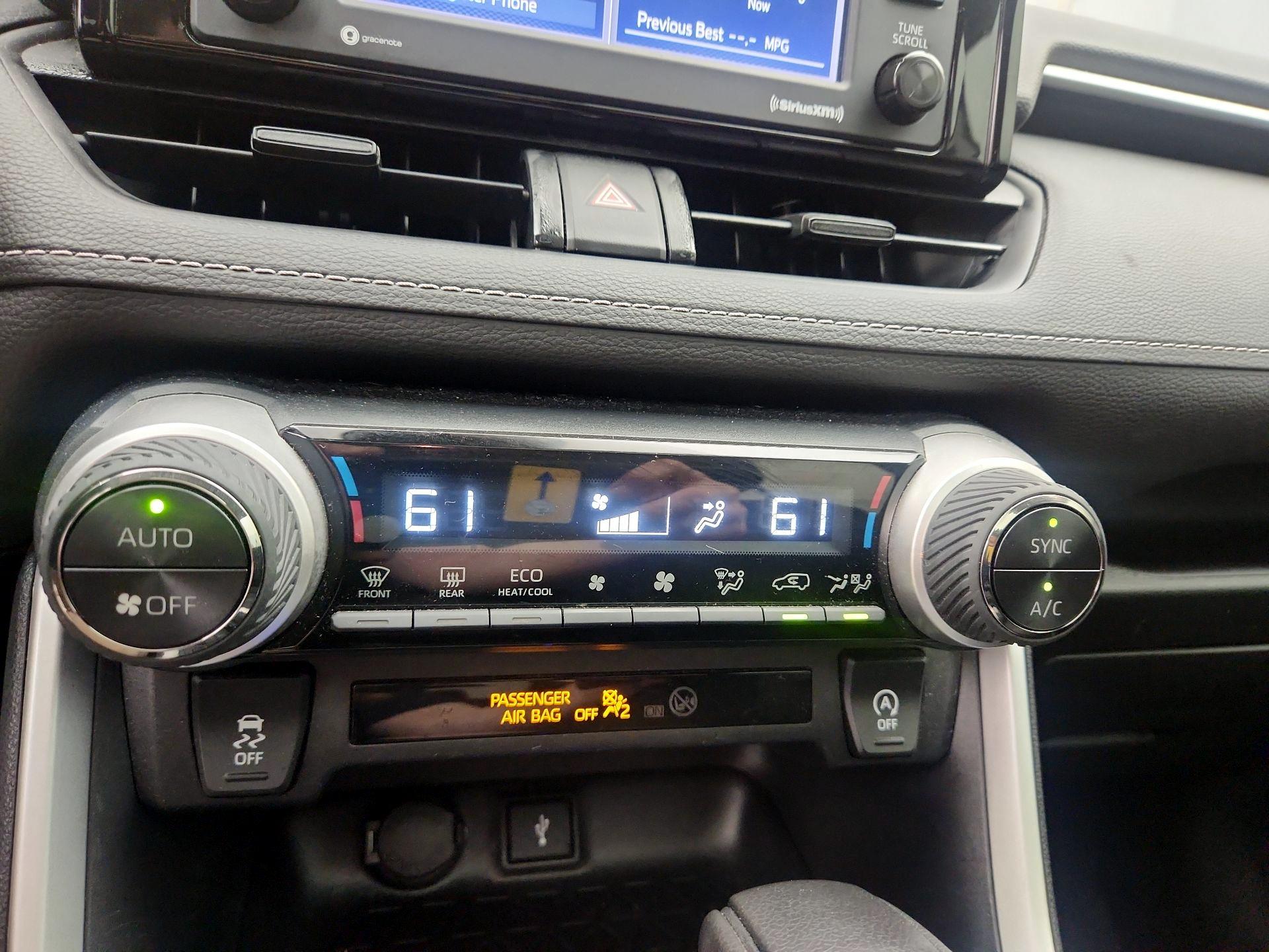 Thumbnail: 2021 Toyota RAV4 - 17