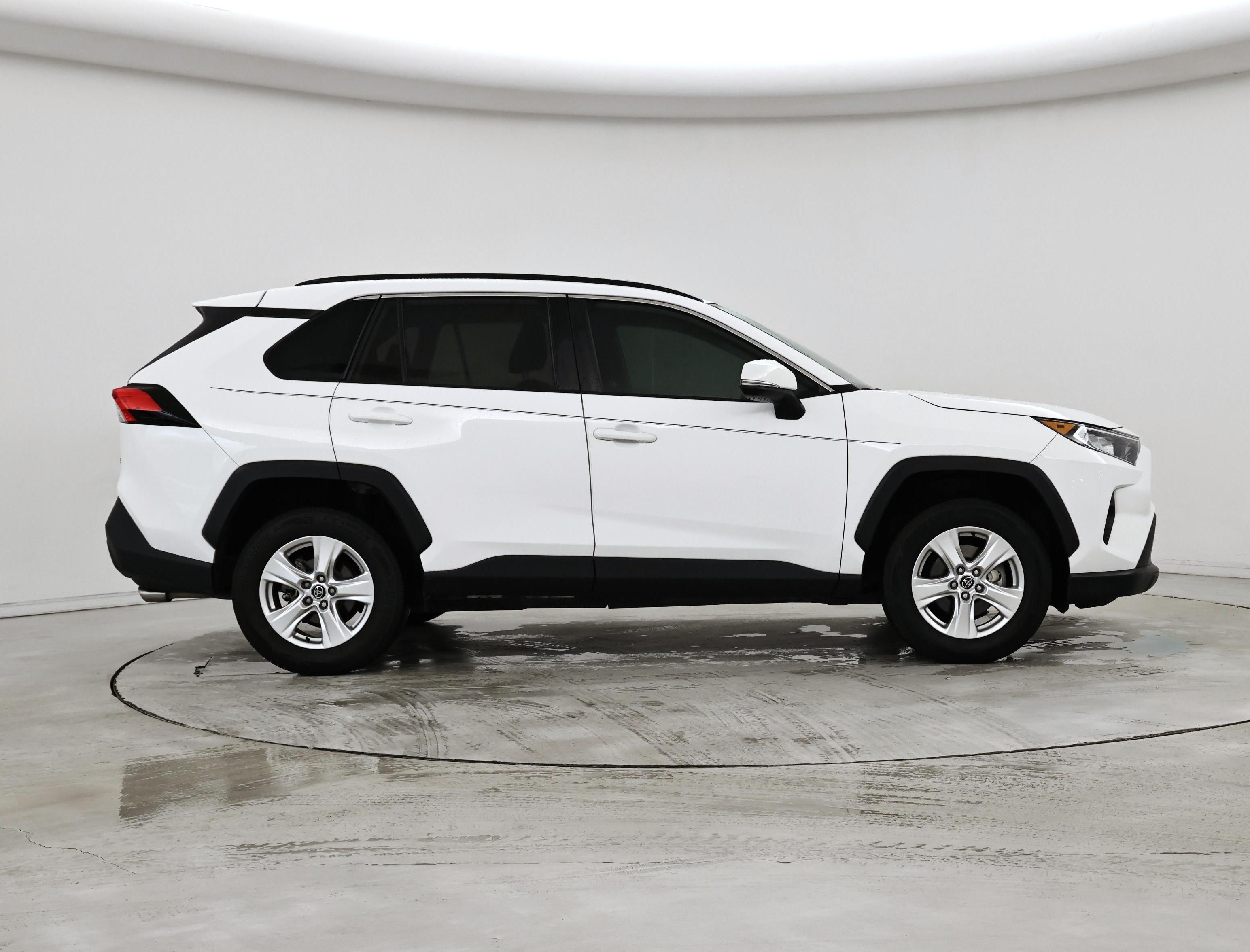 Thumbnail: 2021 Toyota RAV4 - 7