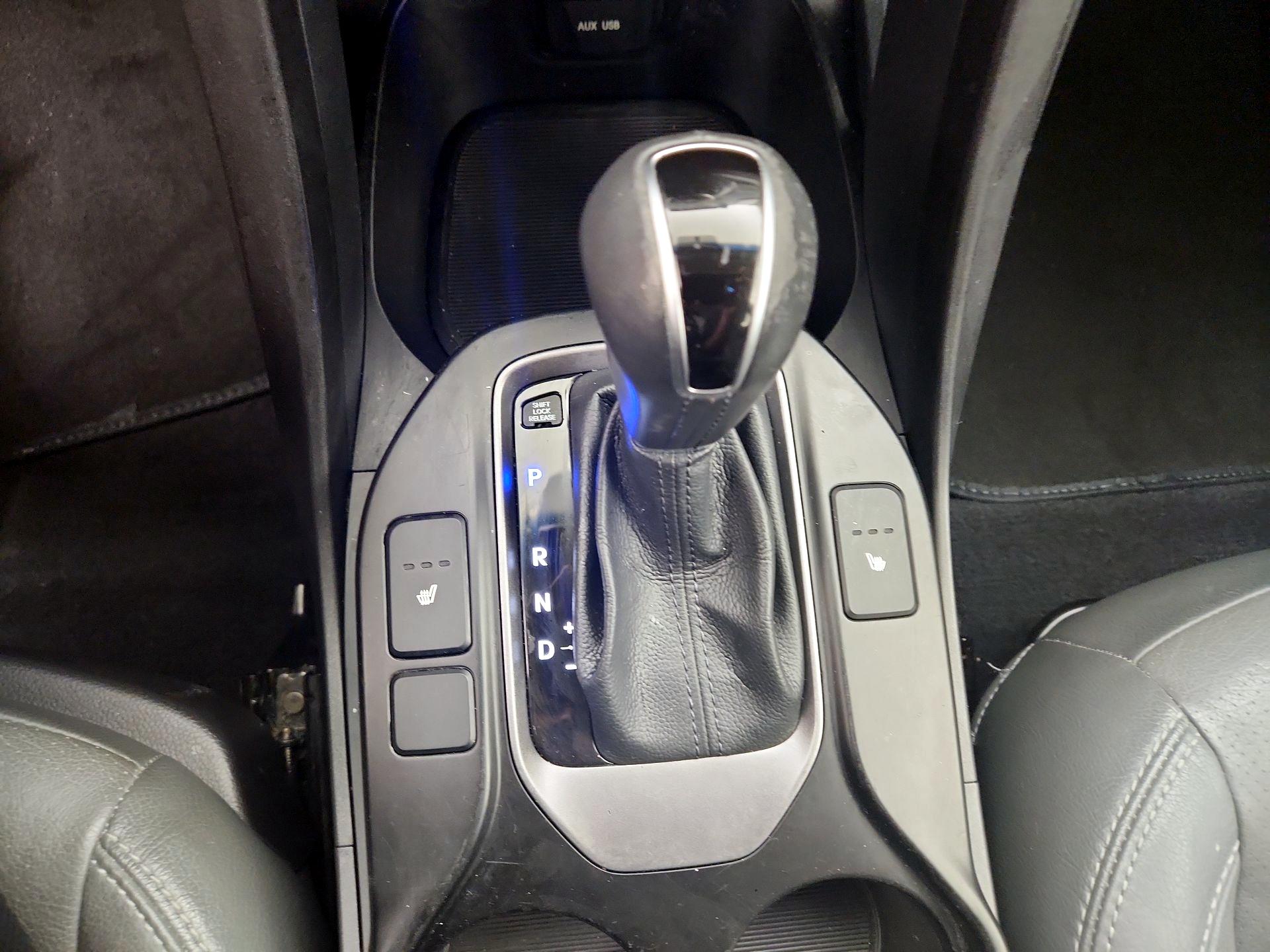Thumbnail: 2014 Hyundai Santa Fe - 17