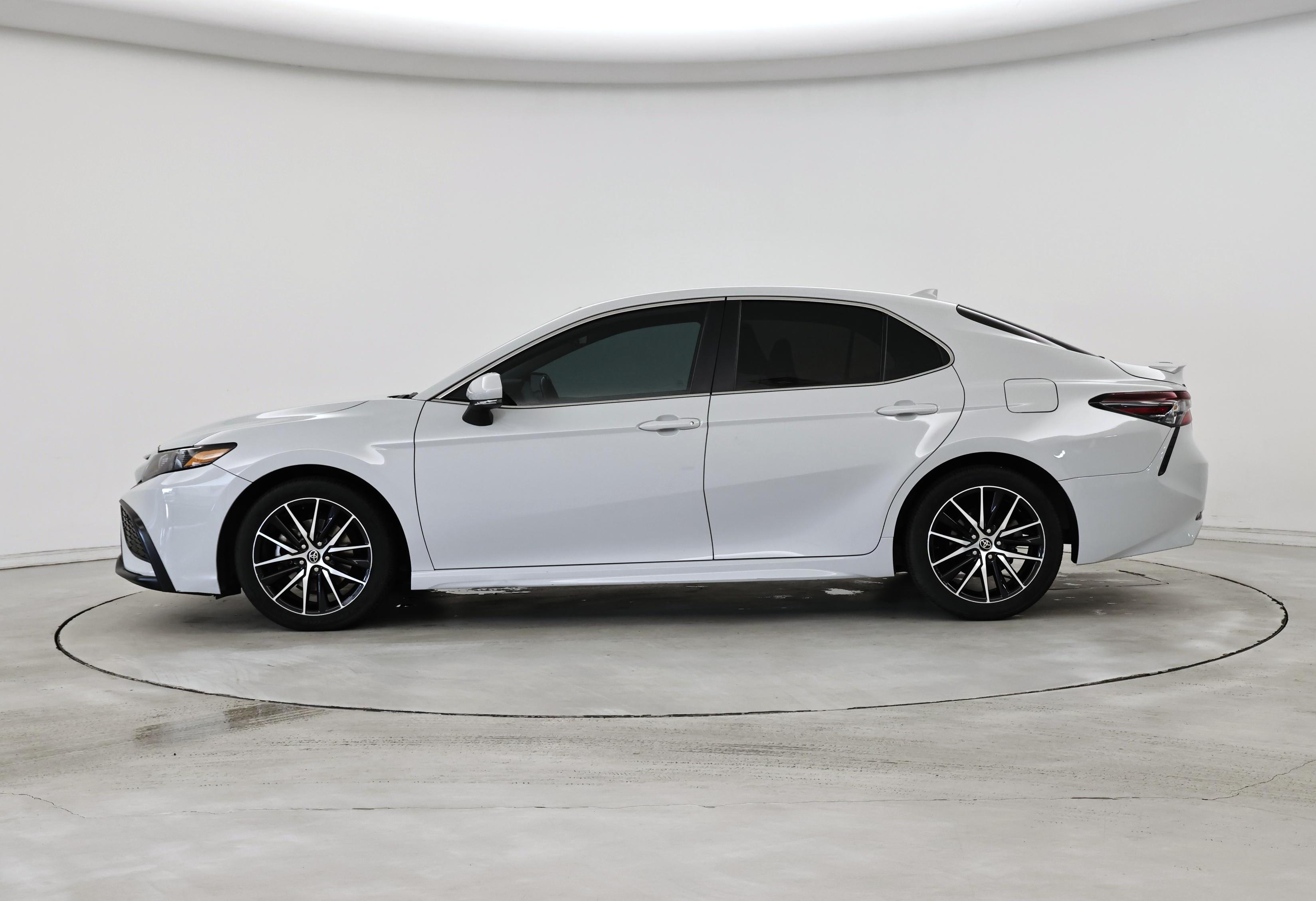 Thumbnail: 2022 Toyota Camry - 3