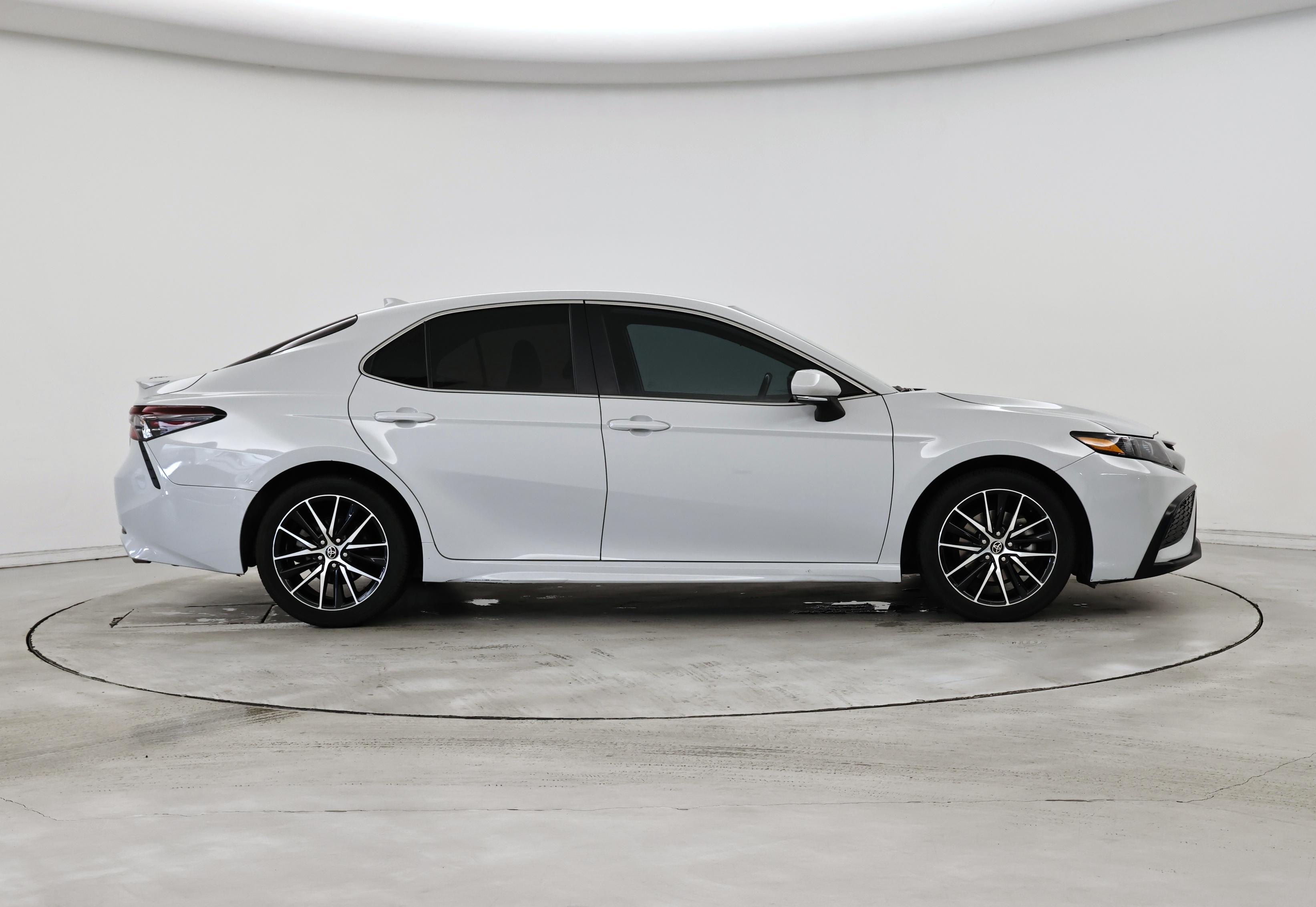 Thumbnail: 2022 Toyota Camry - 7