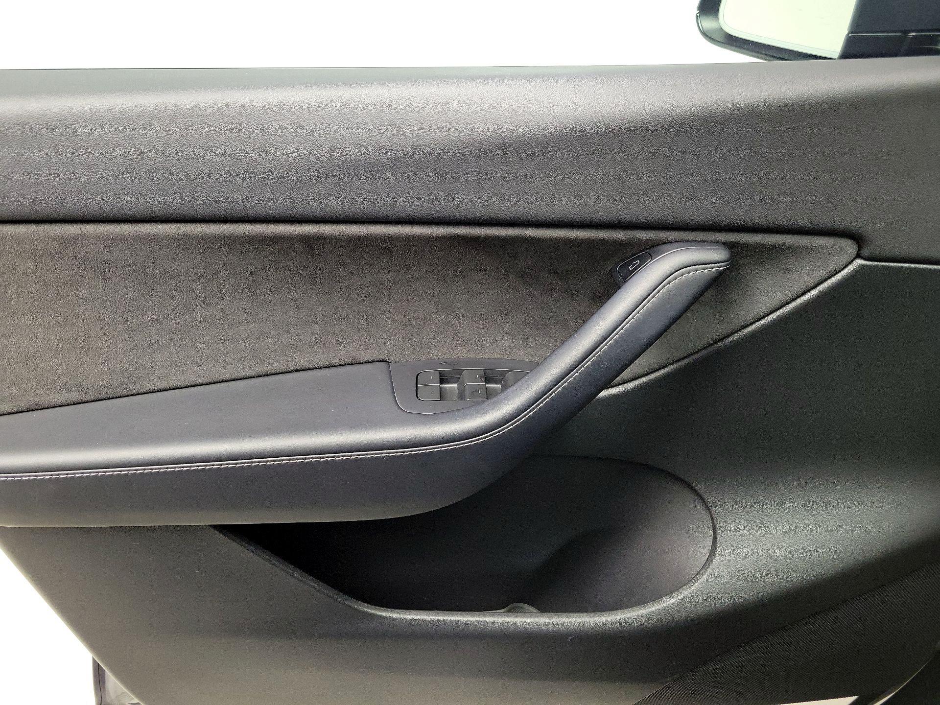 Thumbnail: 2022 Tesla Model Y - 12