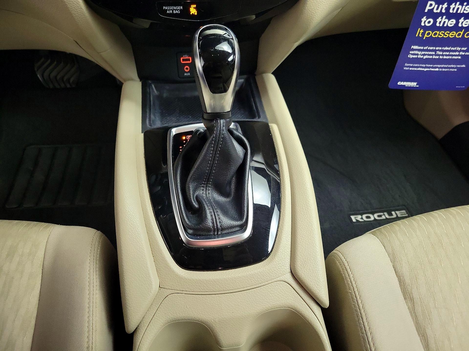 Thumbnail: 2017 Nissan Rogue - 17