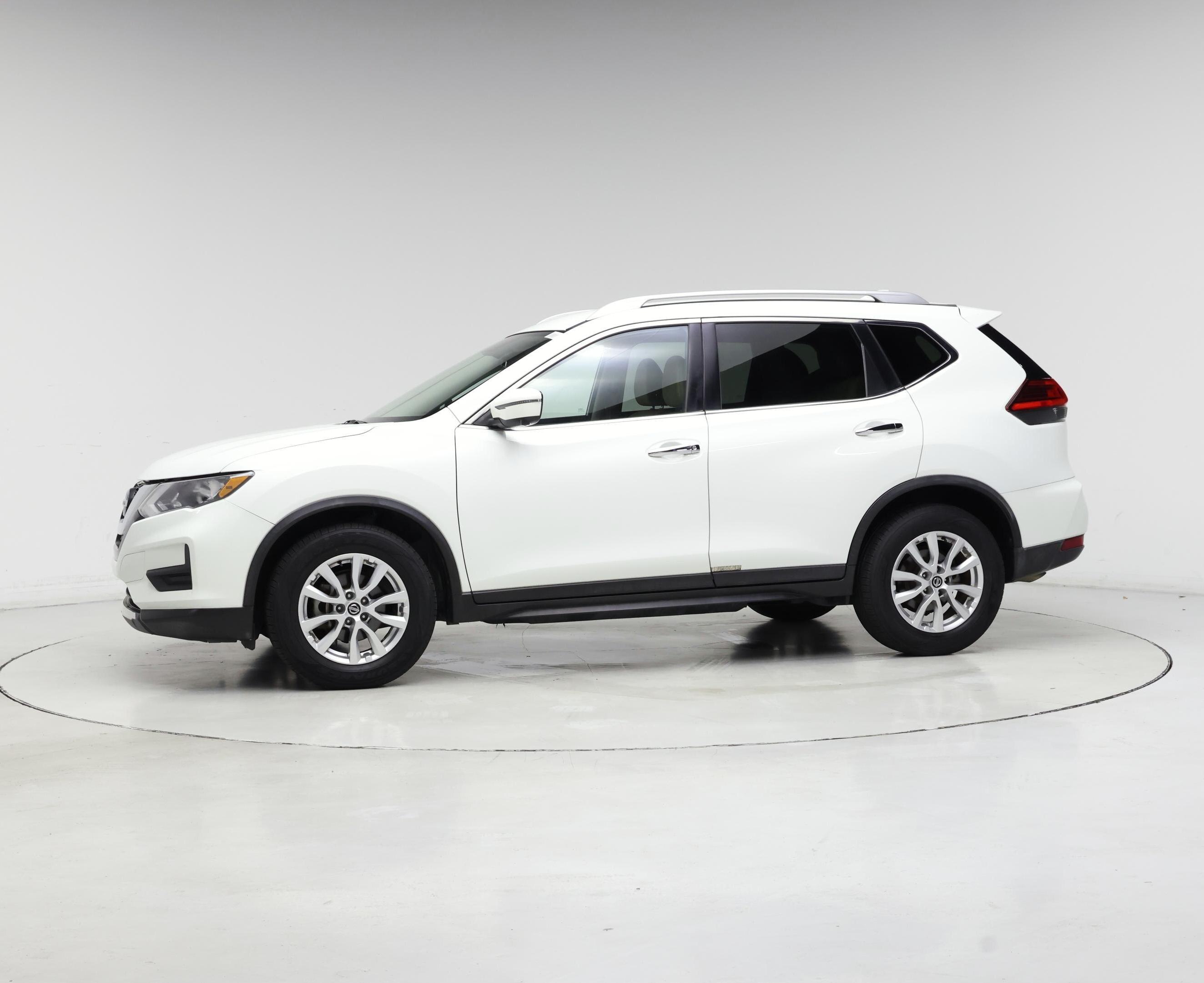 Thumbnail: 2017 Nissan Rogue - 3