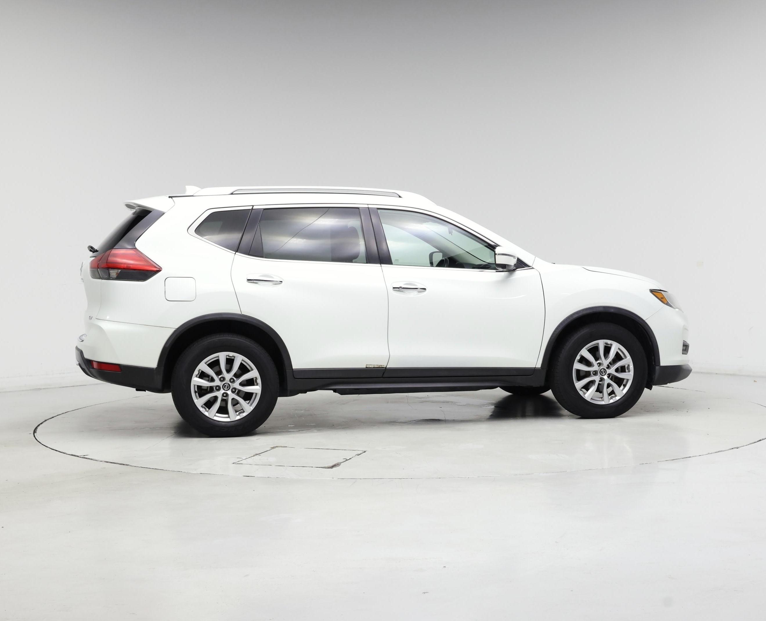 Thumbnail: 2017 Nissan Rogue - 7