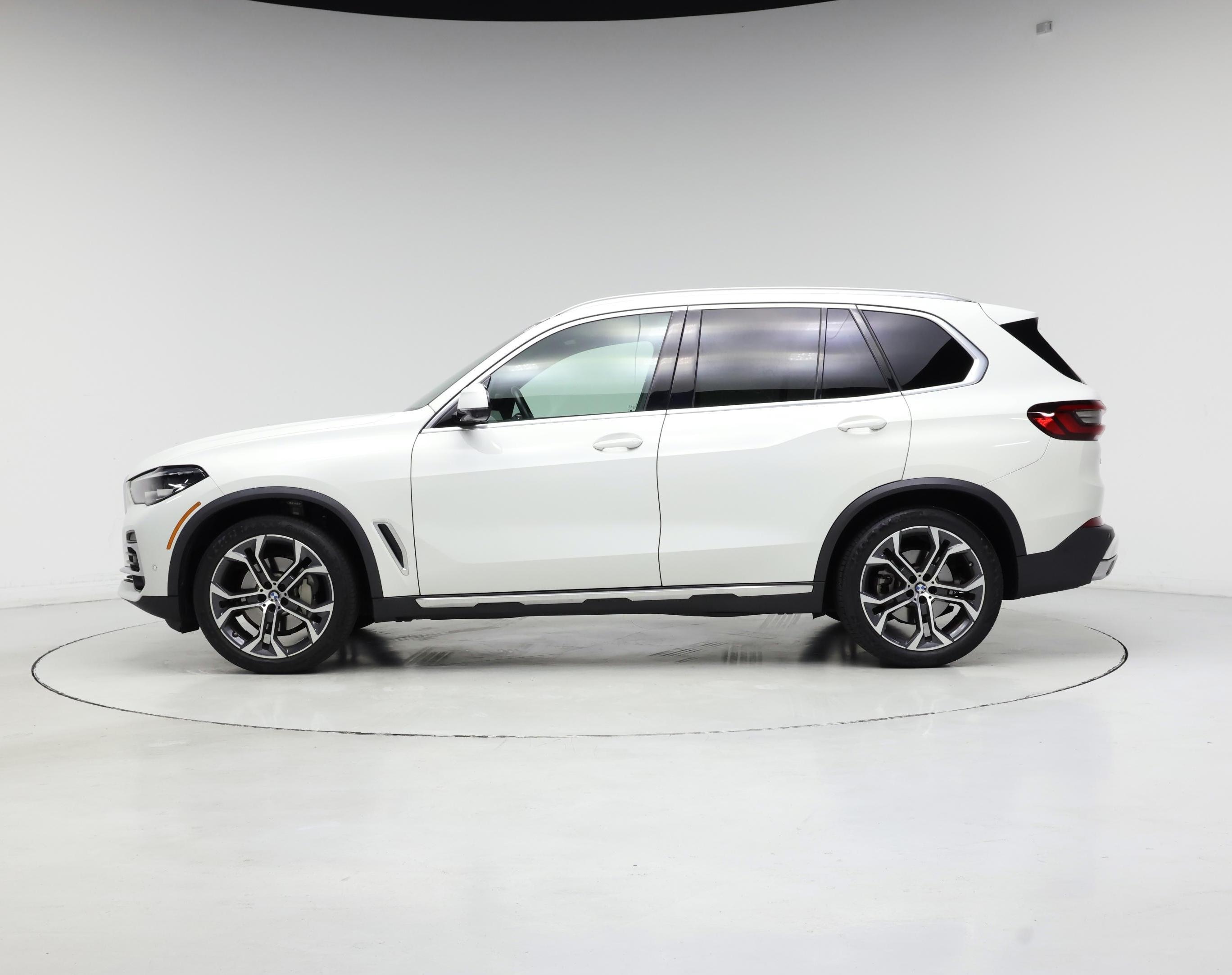 Thumbnail: 2023 BMW X5 - 3