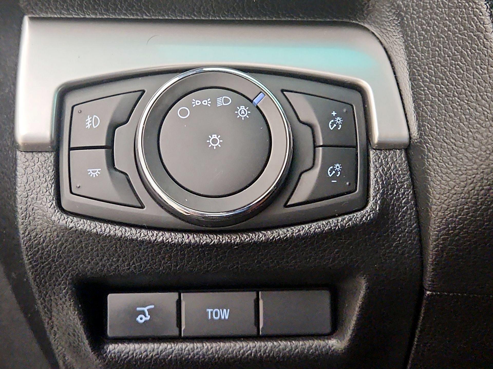 Thumbnail: 2017 Ford Explorer - 13