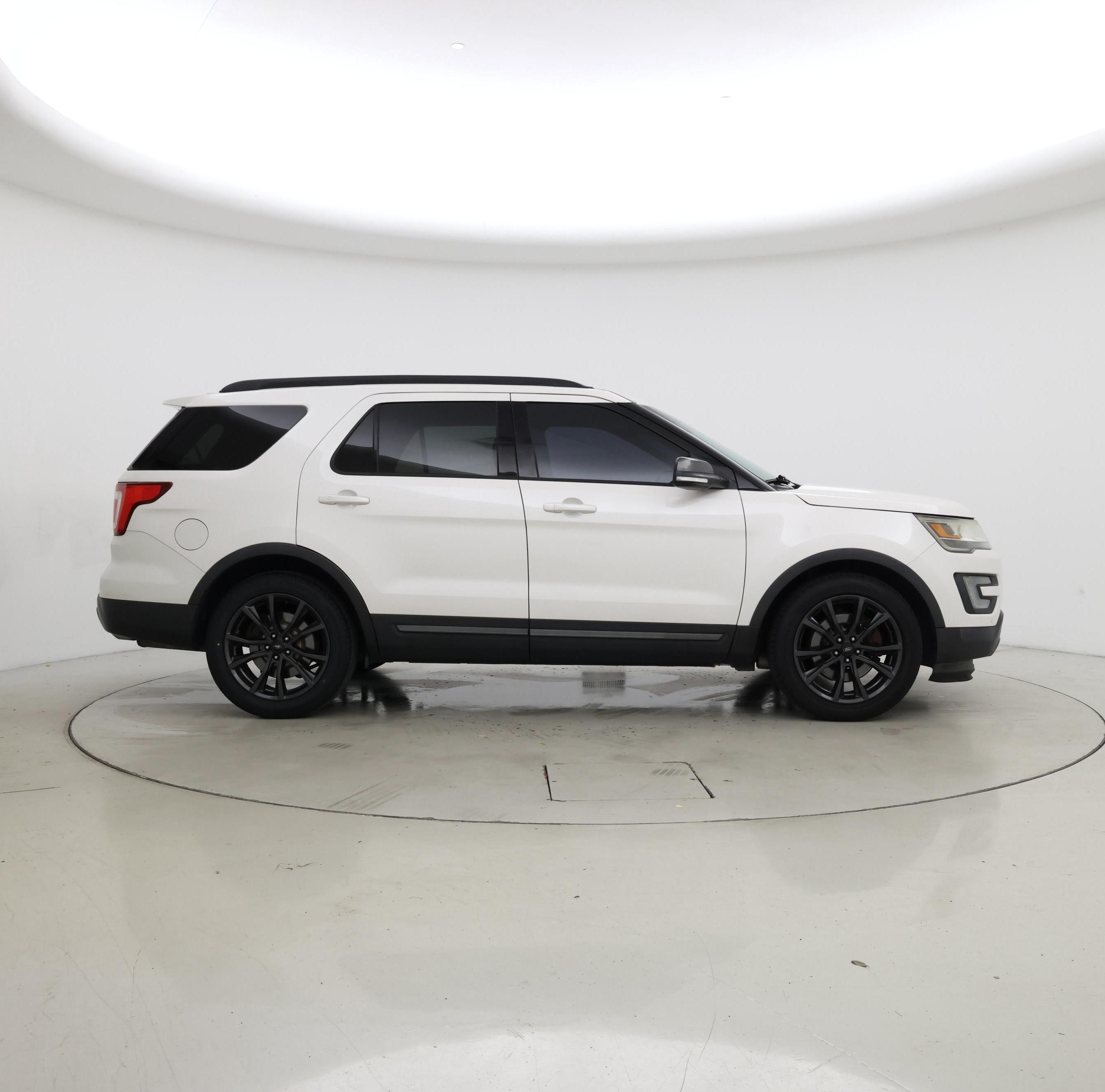 Thumbnail: 2017 Ford Explorer - 7