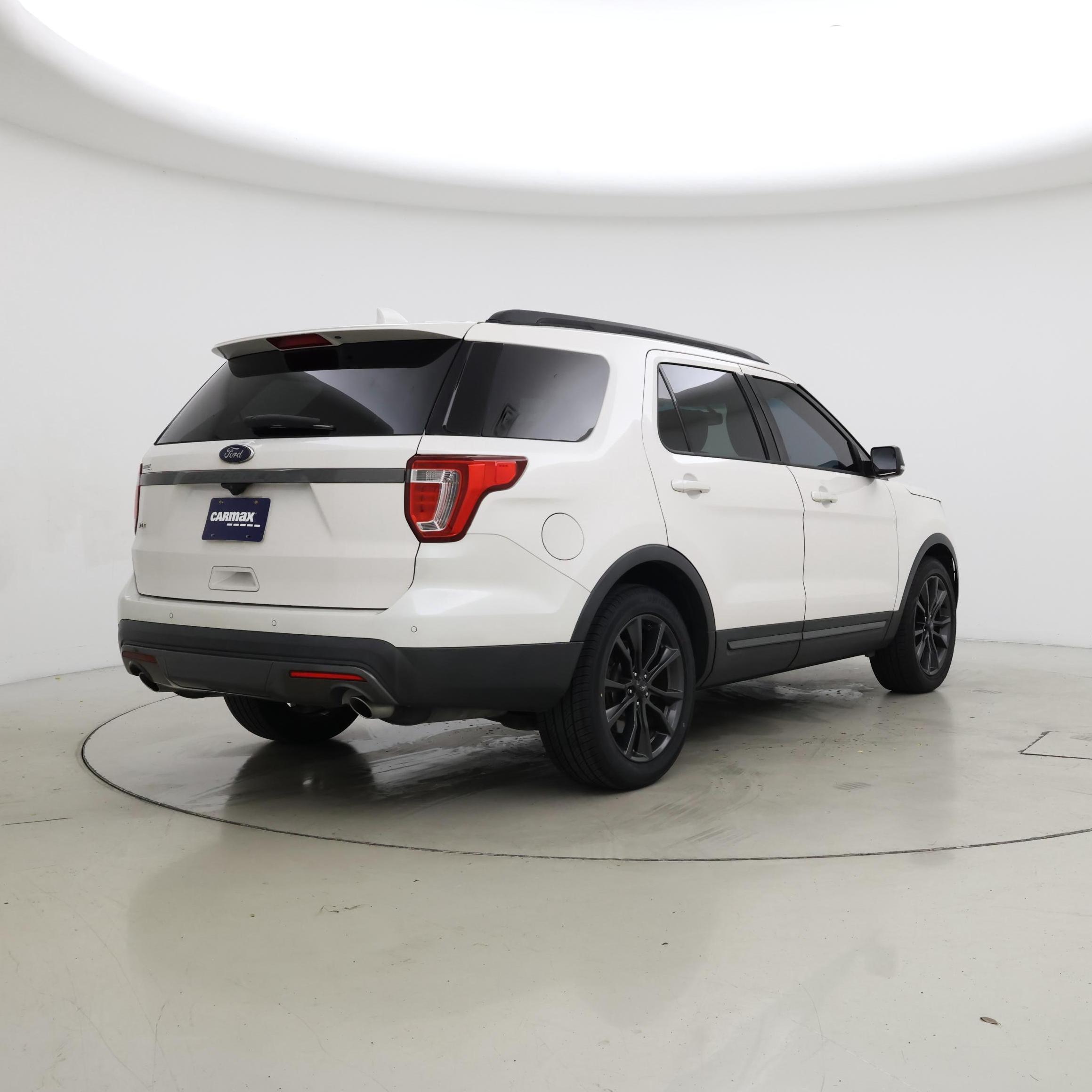 Thumbnail: 2017 Ford Explorer - 8