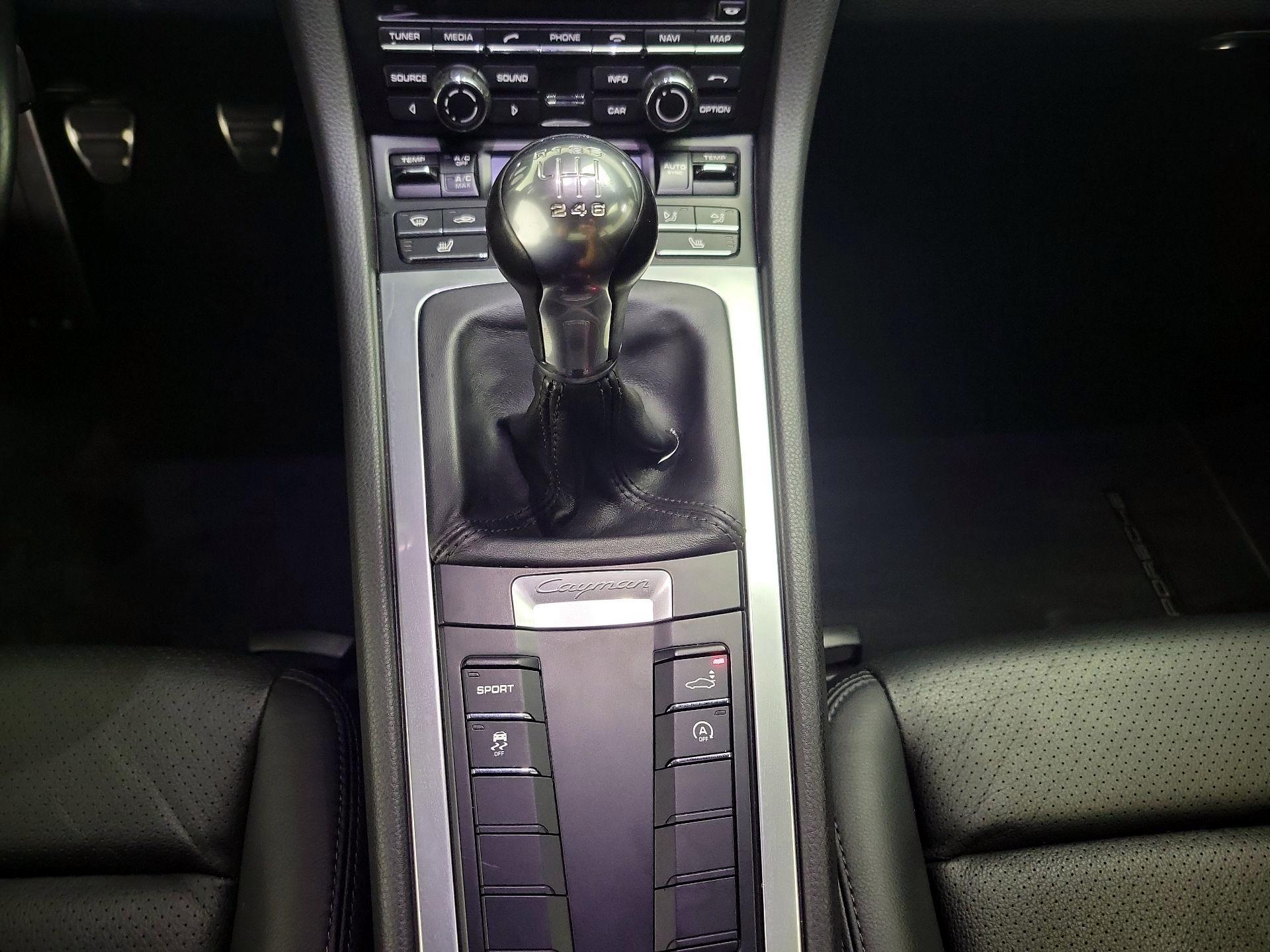 Thumbnail: 2016 Porsche Cayman - 16