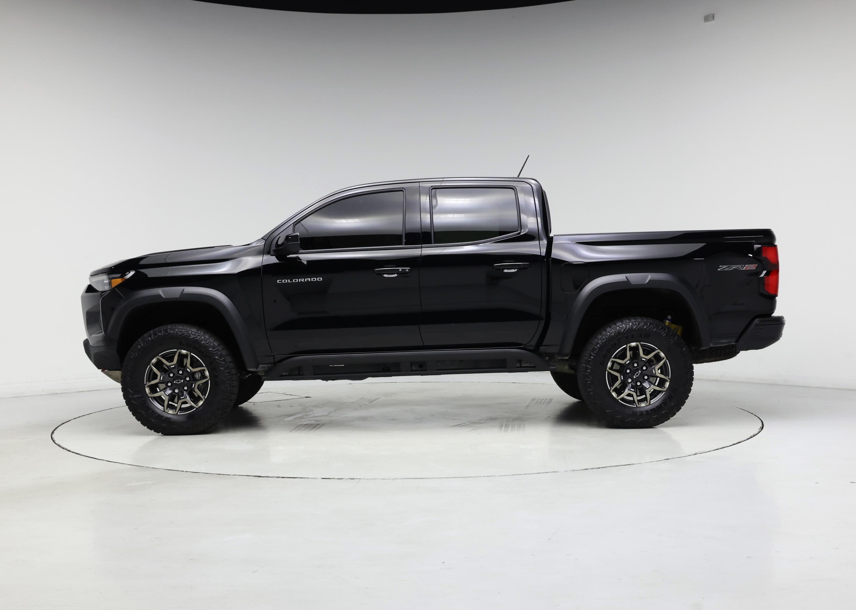 Thumbnail: 2024 Chevrolet Colorado - 3