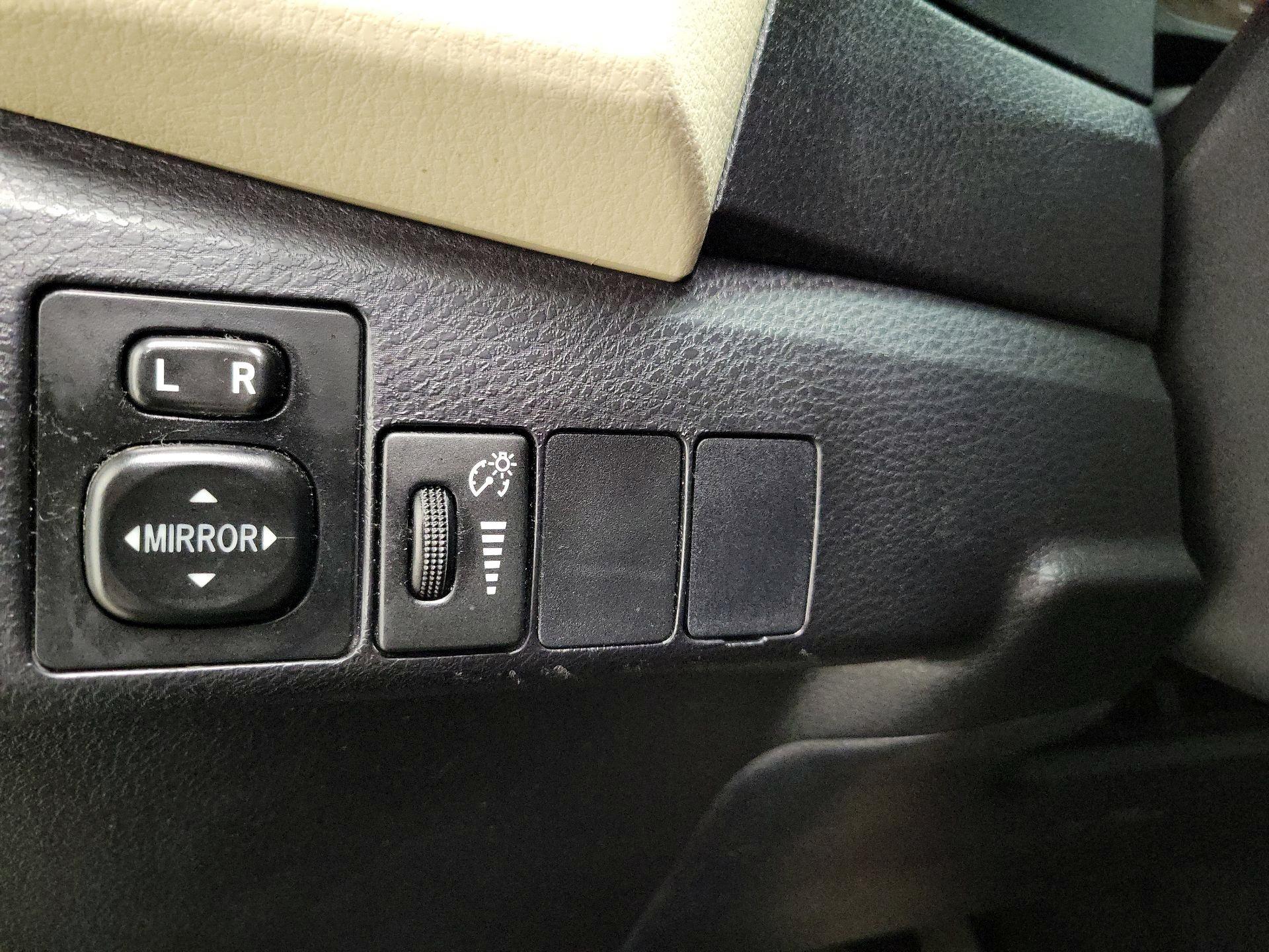 Thumbnail: 2015 Toyota Corolla - 13