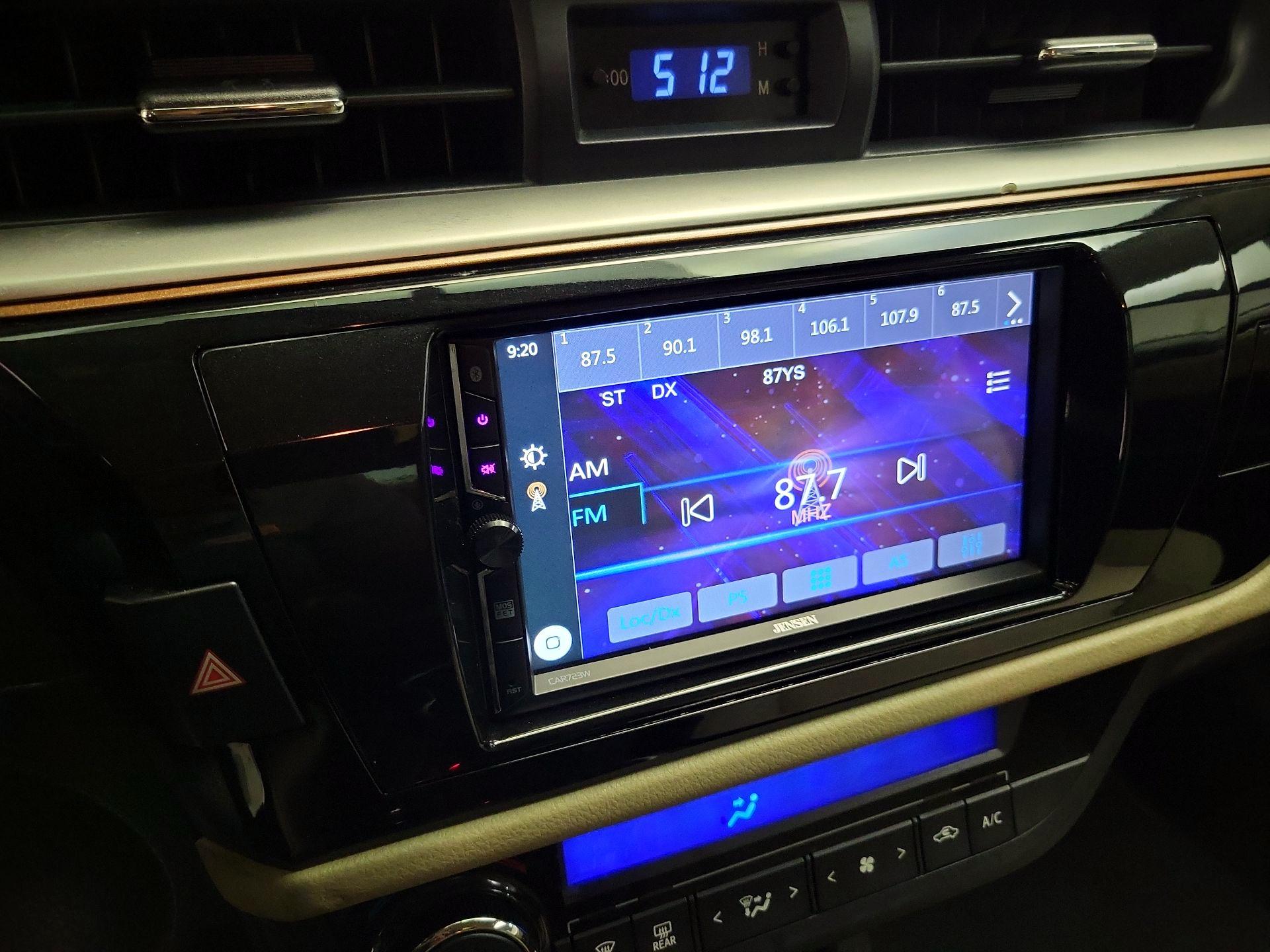 Thumbnail: 2015 Toyota Corolla - 15