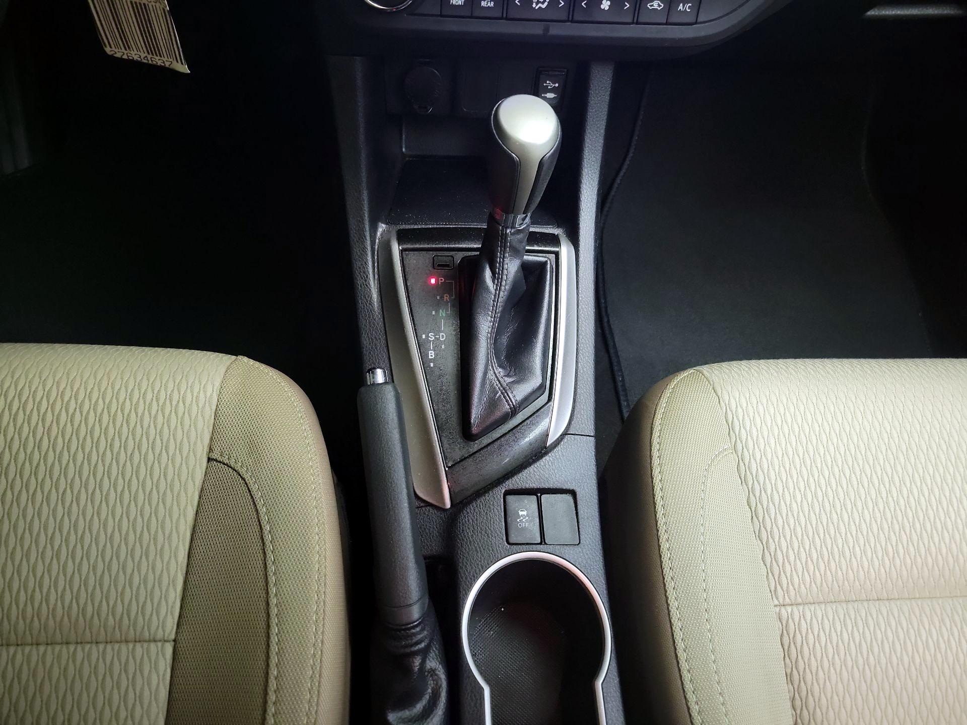 Thumbnail: 2015 Toyota Corolla - 17