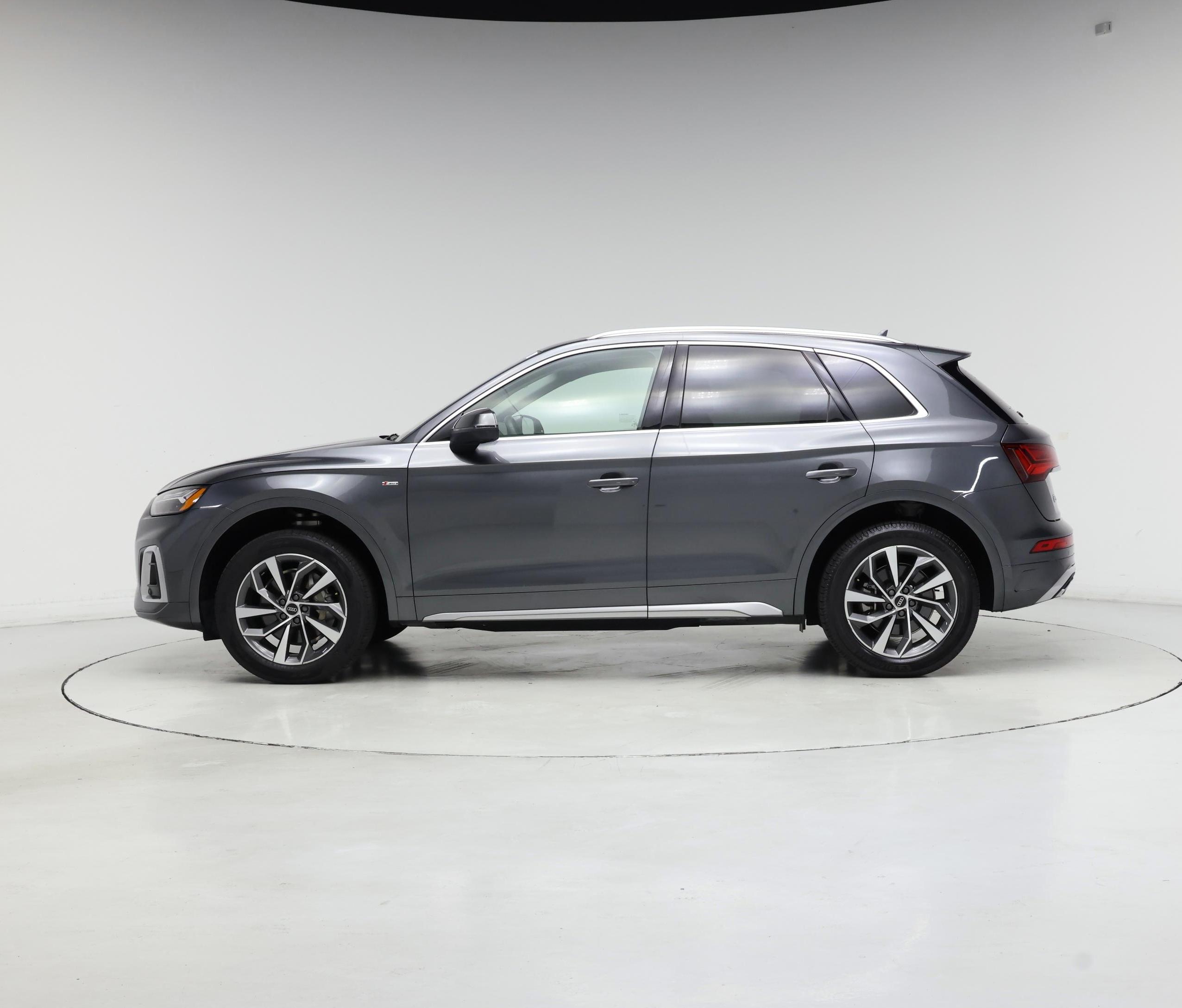 Thumbnail: 2022 Audi Q5 - 3