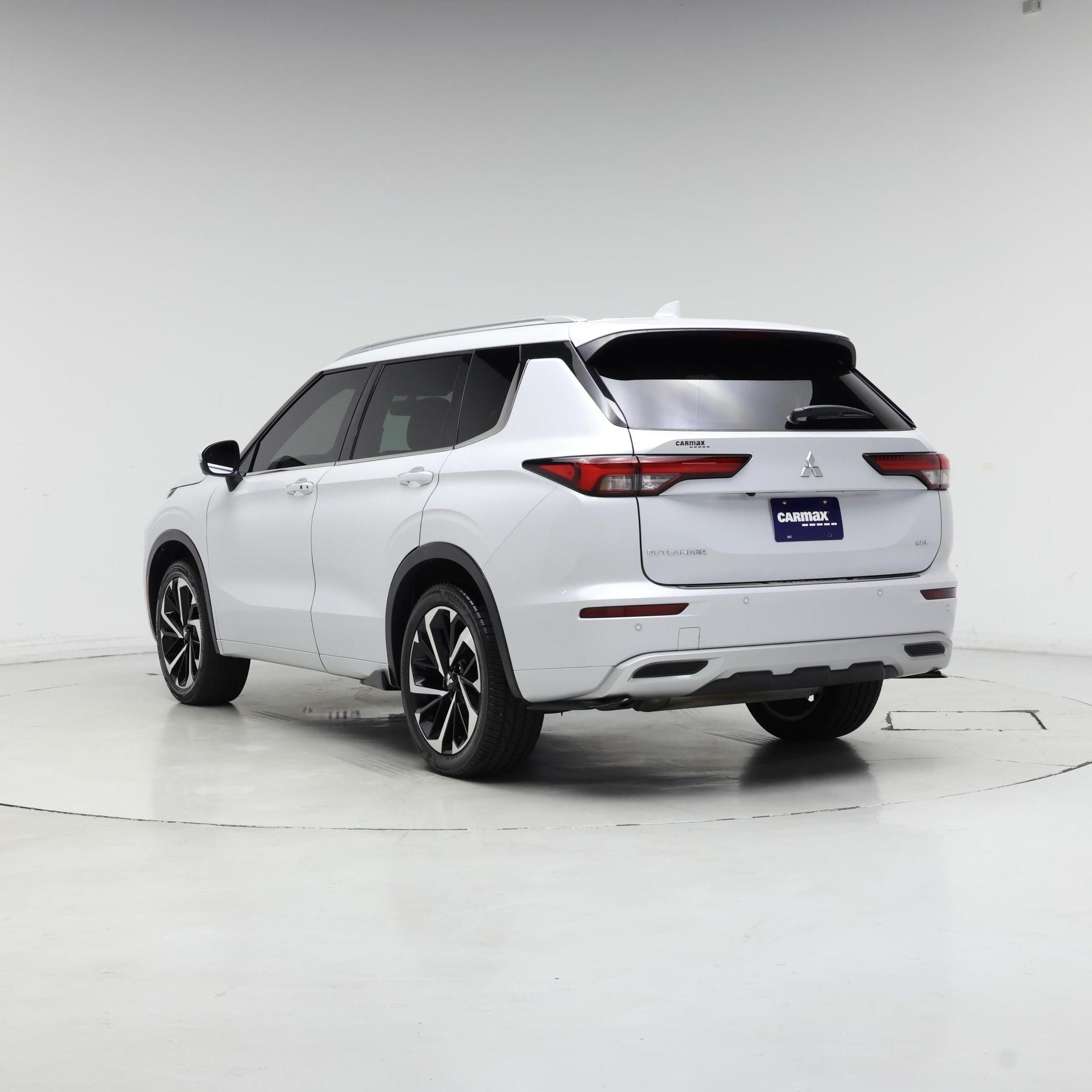 Thumbnail: 2022 Mitsubishi Outlander - 2