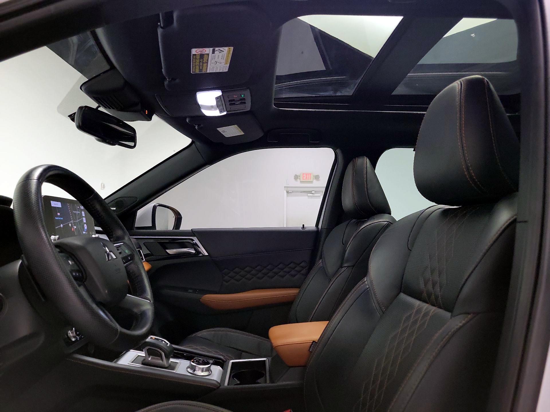 Thumbnail: 2022 Mitsubishi Outlander - 20