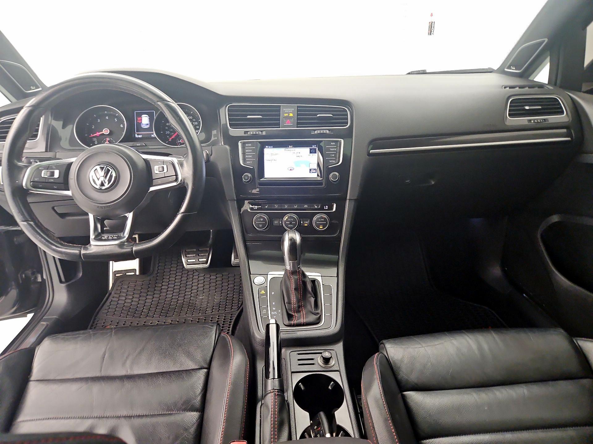 Thumbnail: 2015 Volkswagen Golf - 9
