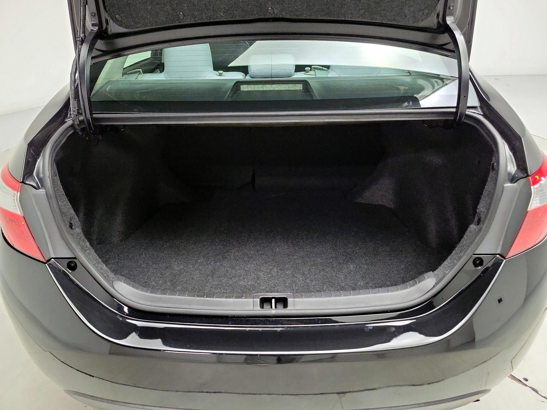 Thumbnail: 2014 Toyota Corolla - 20
