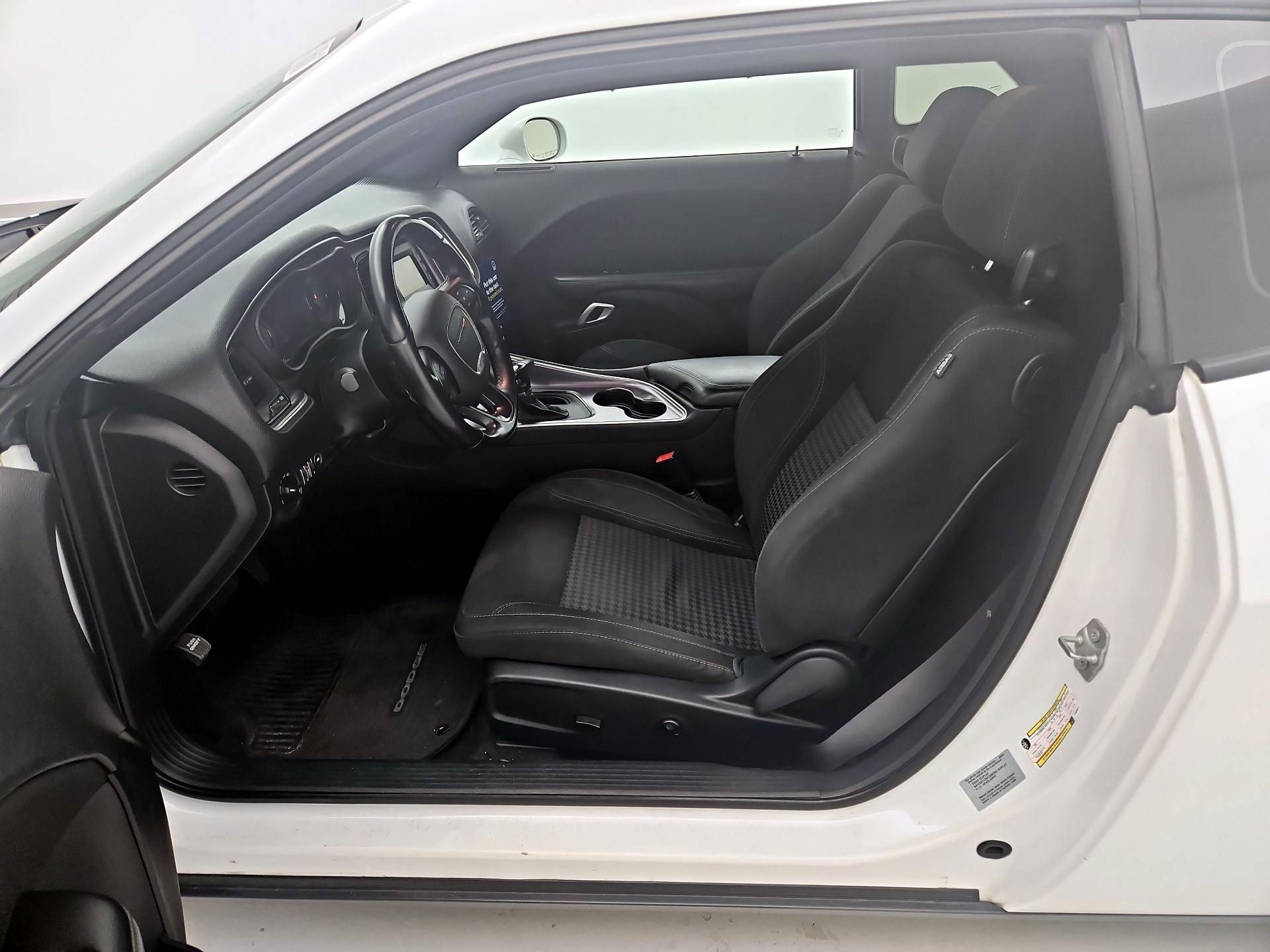 Thumbnail: 2017 Dodge Challenger - 11