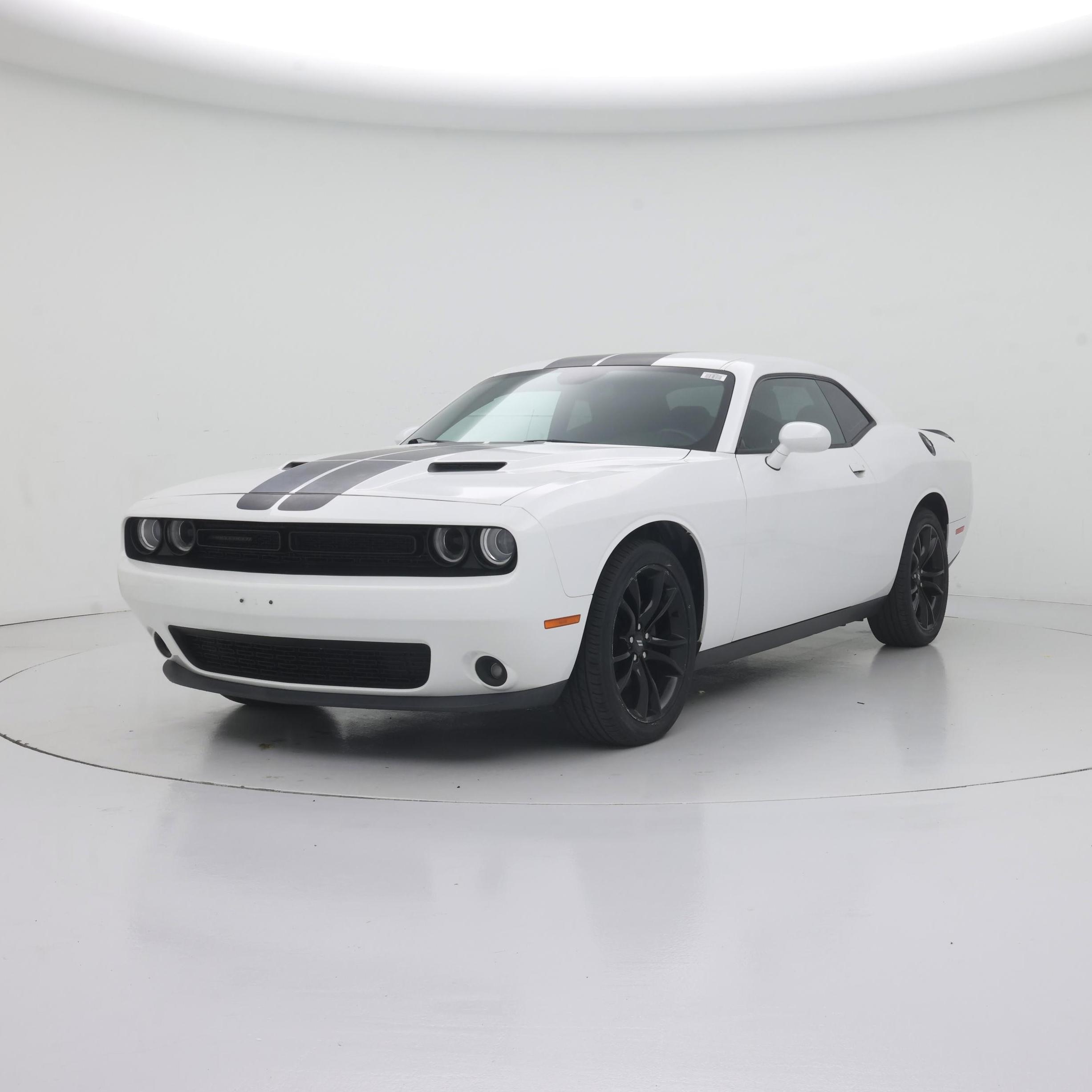 Thumbnail: 2017 Dodge Challenger - 4