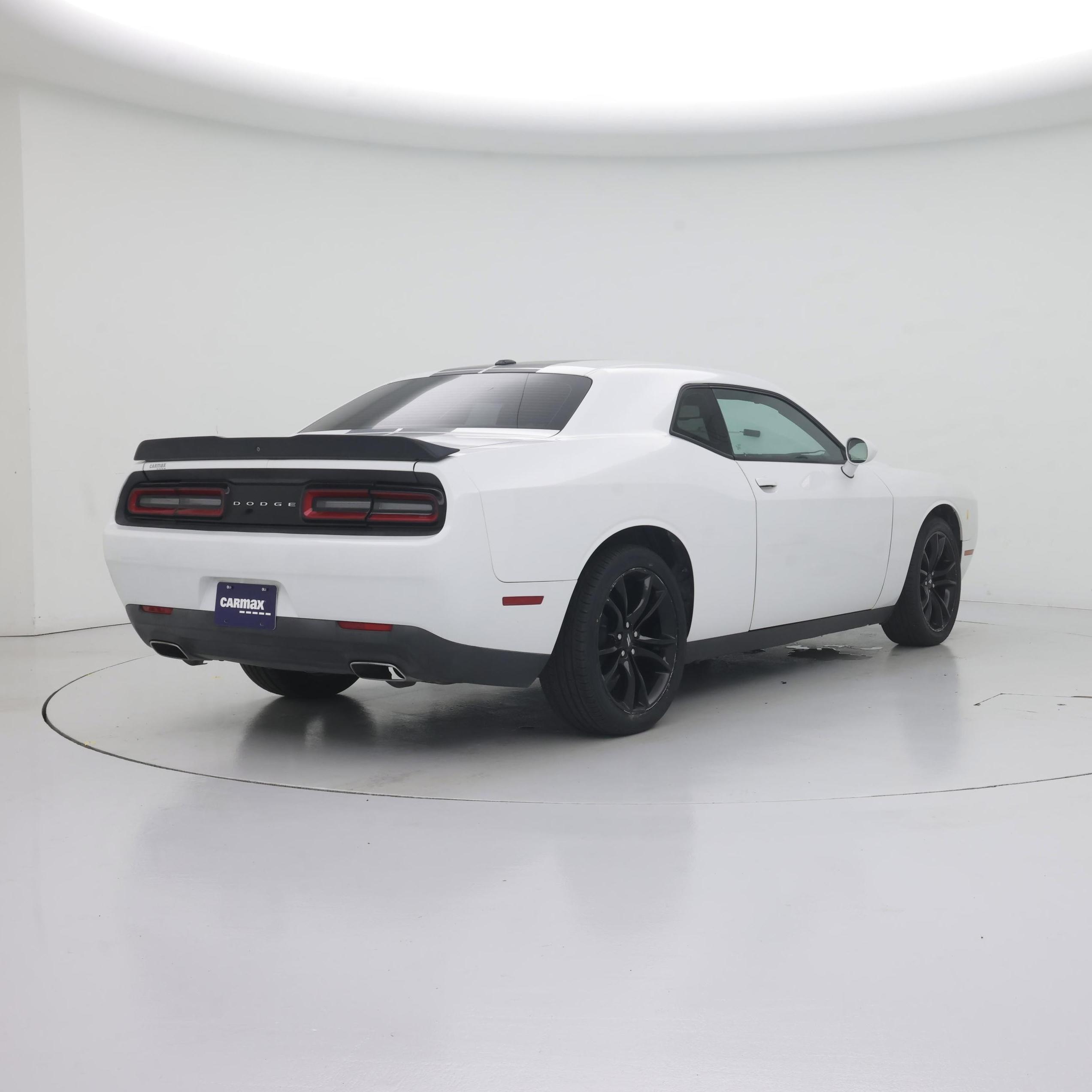 Thumbnail: 2017 Dodge Challenger - 8