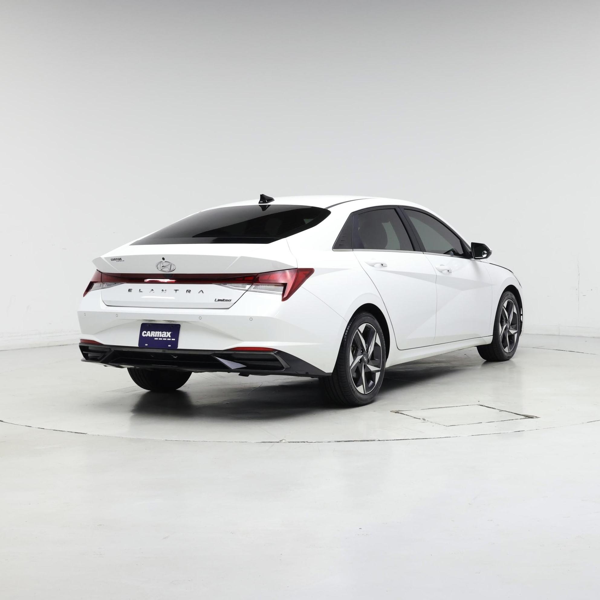Thumbnail: 2023 Hyundai Elantra - 8