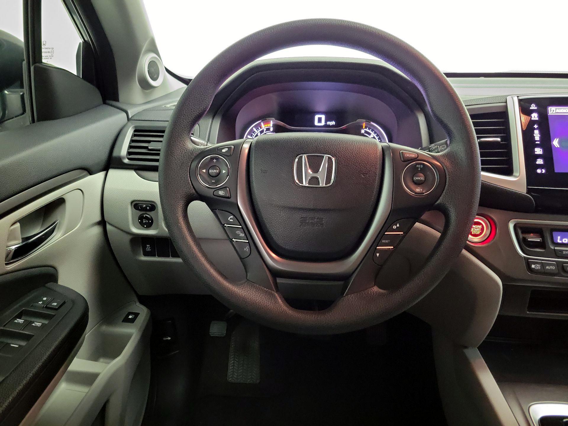 Thumbnail: 2018 Honda Pilot - 10