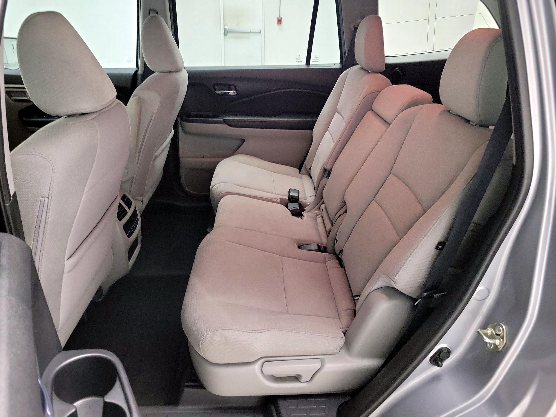 Thumbnail: 2018 Honda Pilot - 20