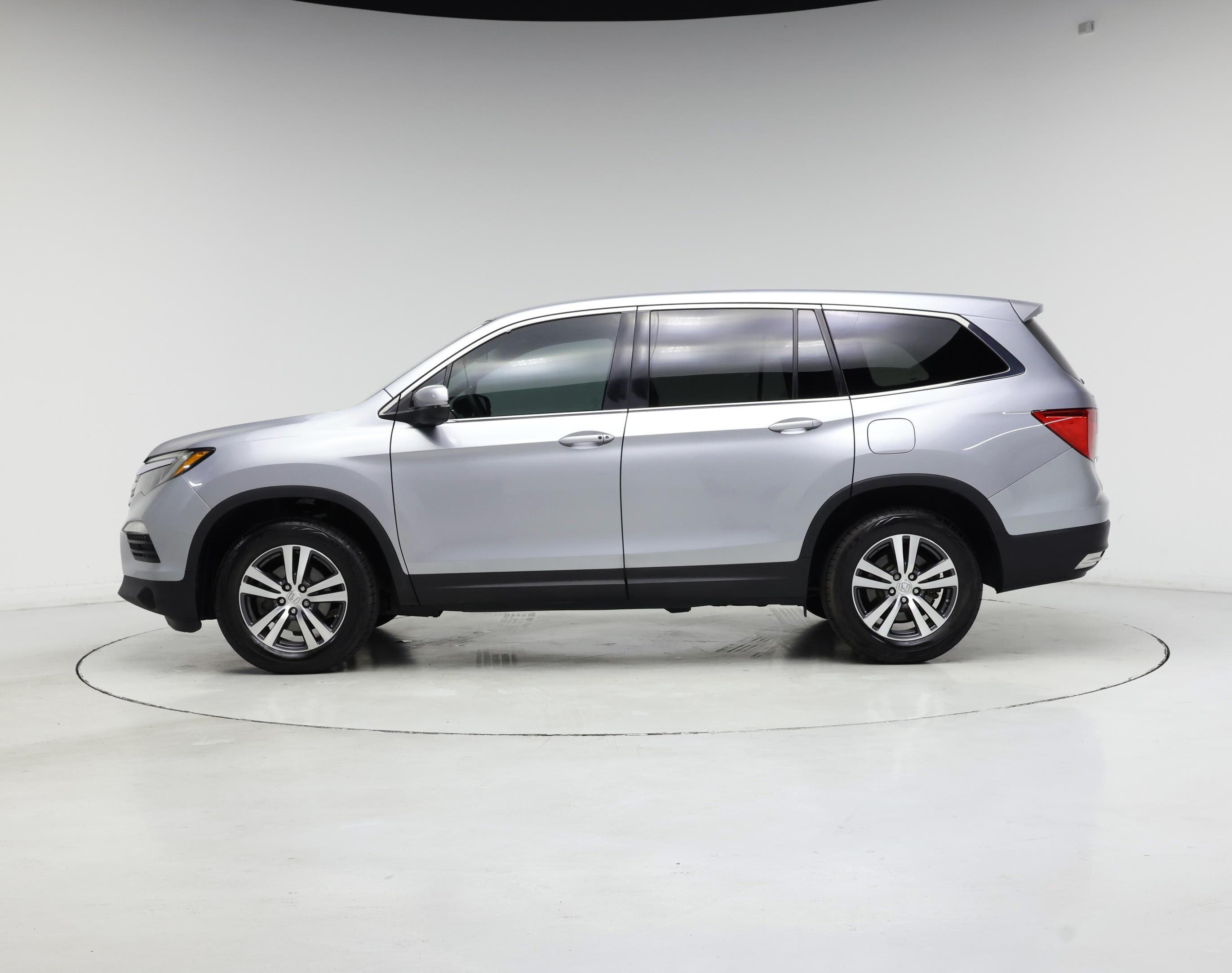 Thumbnail: 2018 Honda Pilot - 3