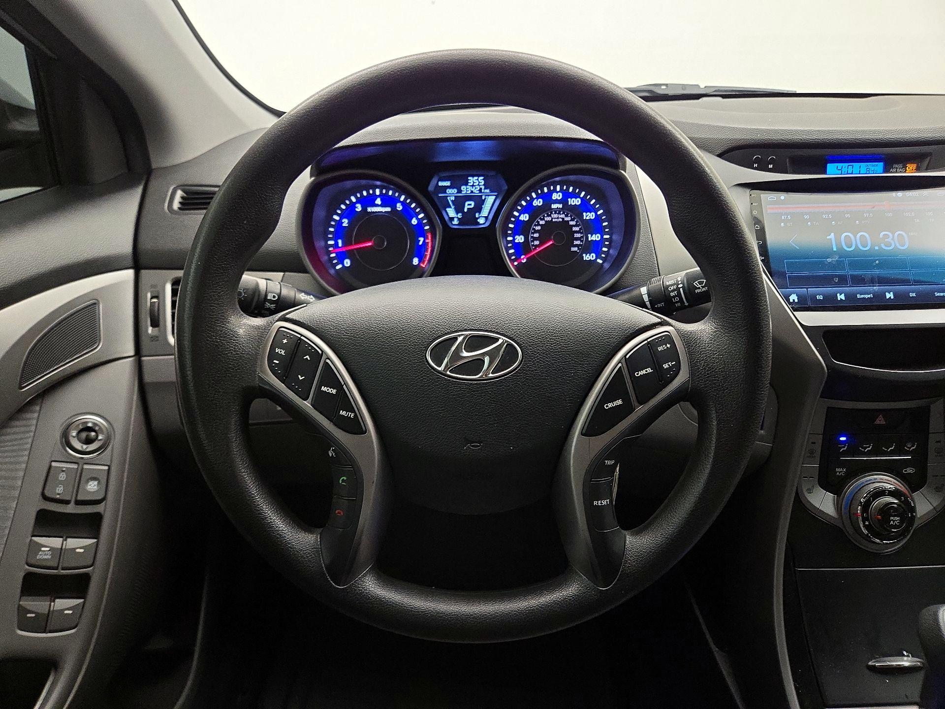 Thumbnail: 2013 Hyundai Elantra - 10
