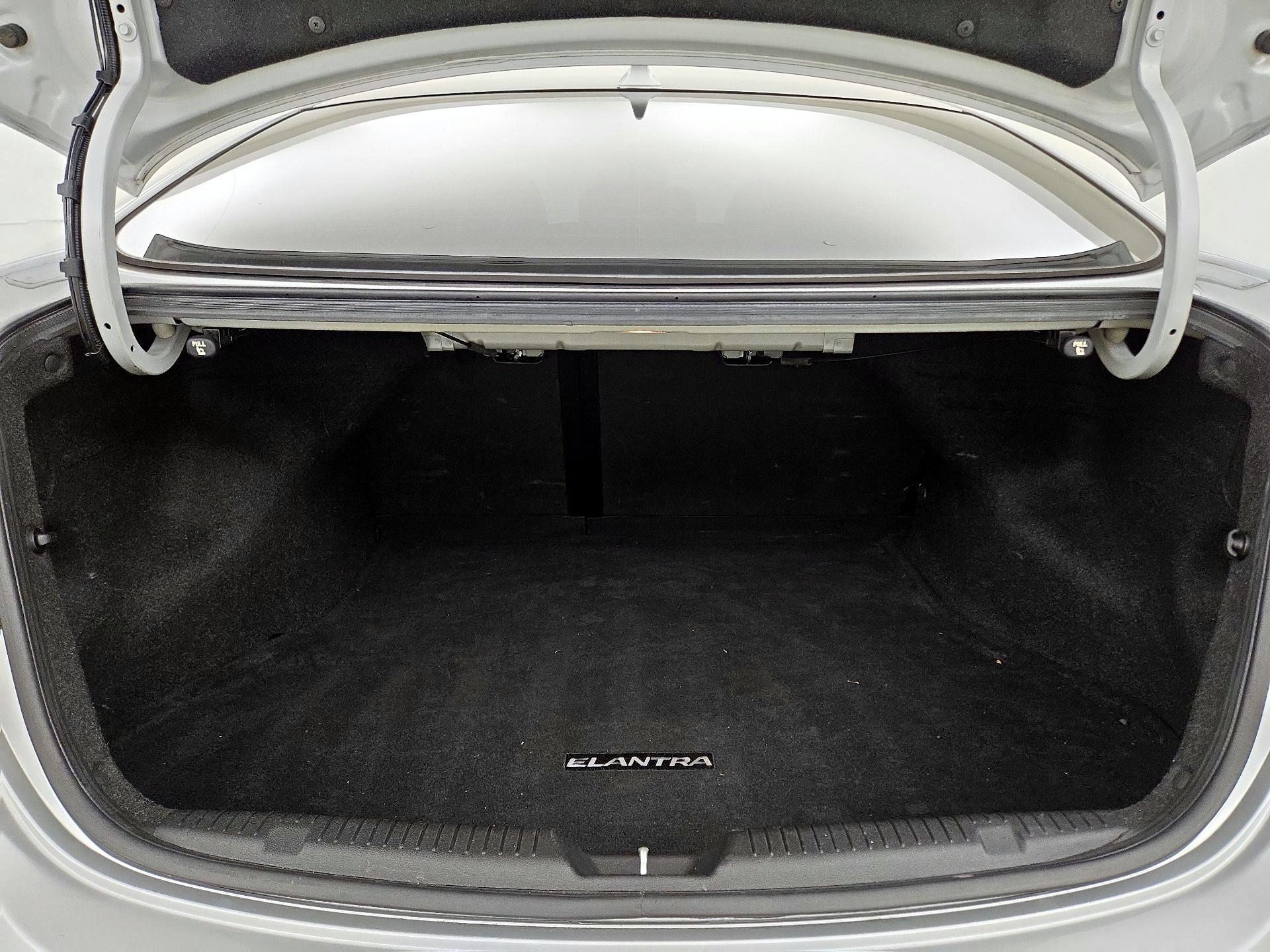 Thumbnail: 2013 Hyundai Elantra - 20