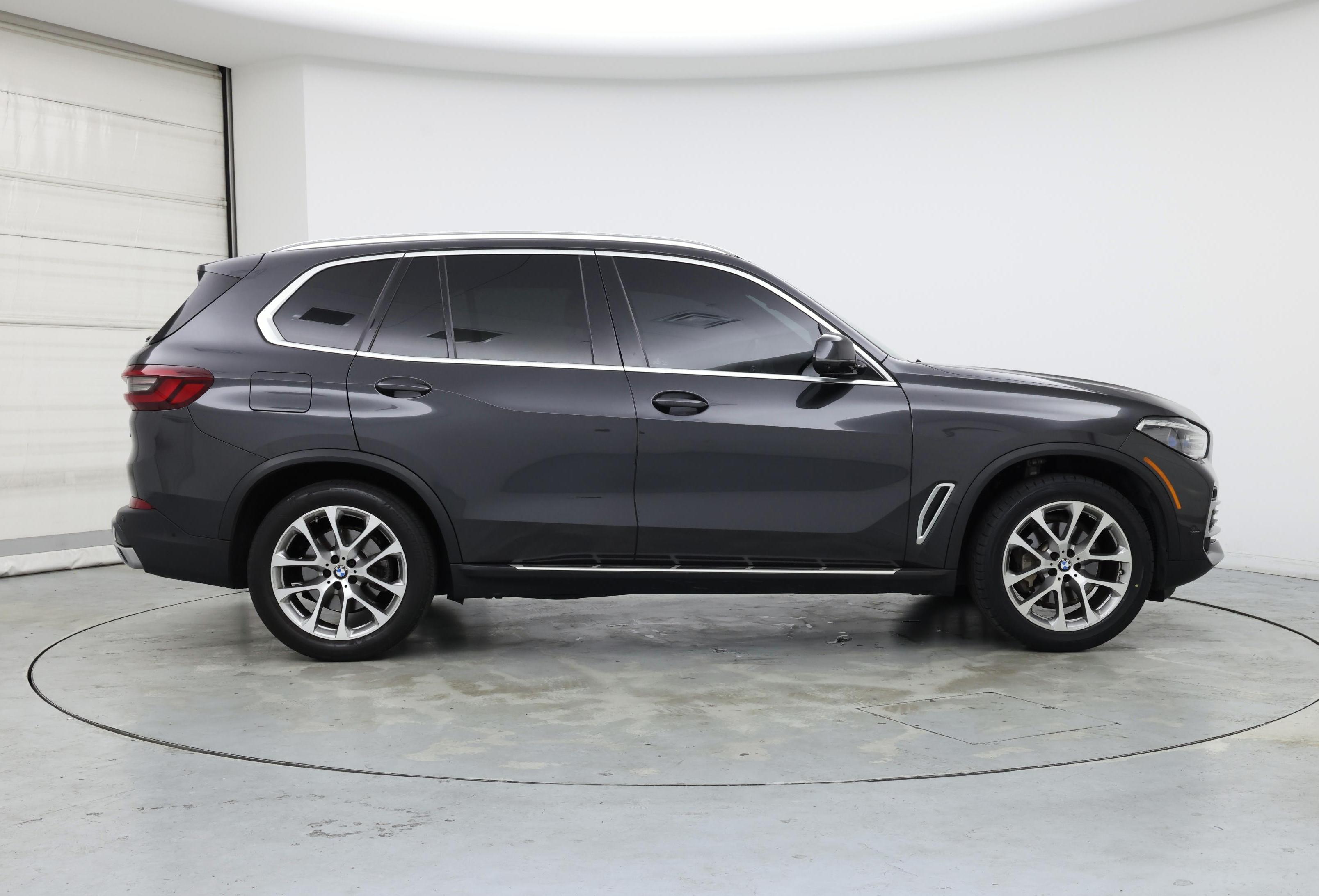 Thumbnail: 2021 BMW X5 - 7