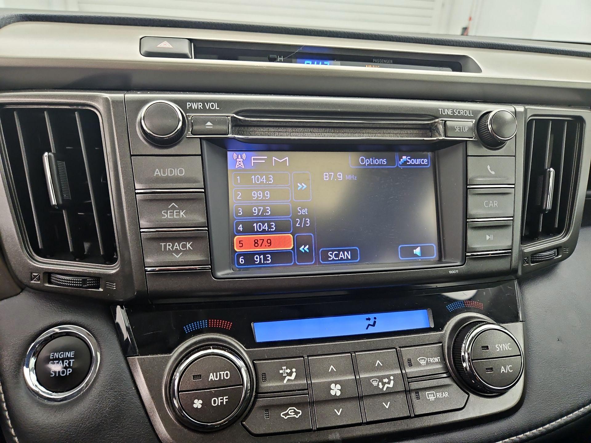 Thumbnail: 2013 Toyota RAV4 - 15