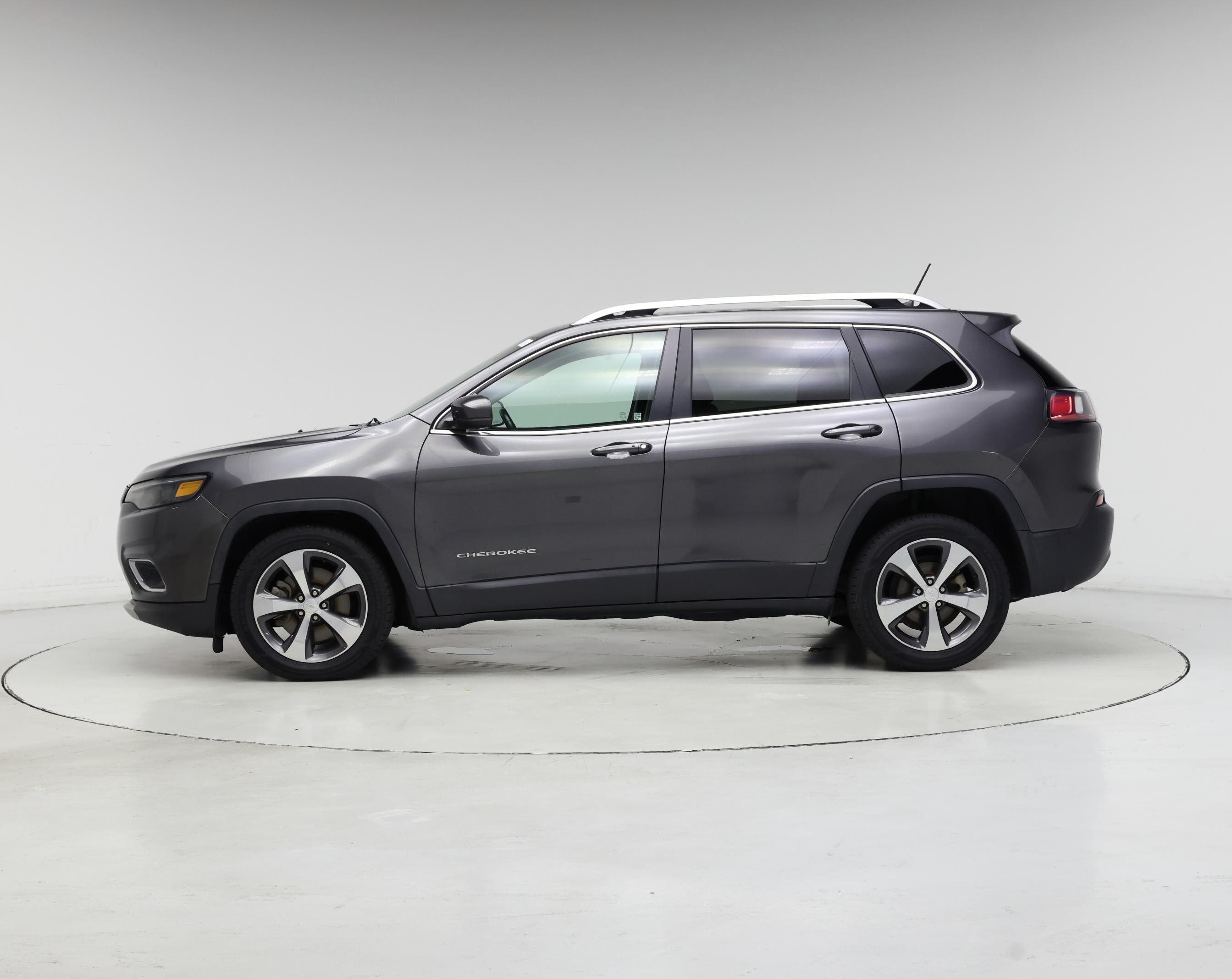 Thumbnail: 2019 Jeep Cherokee - 3