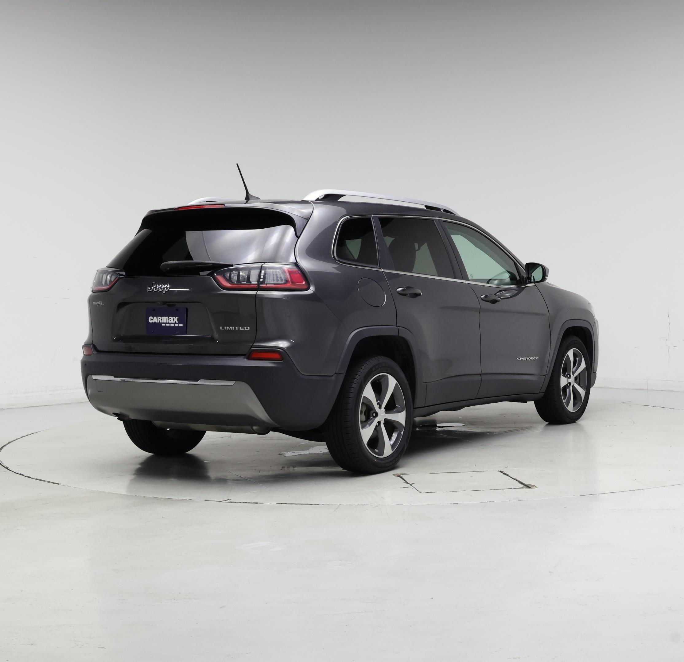 Thumbnail: 2019 Jeep Cherokee - 8