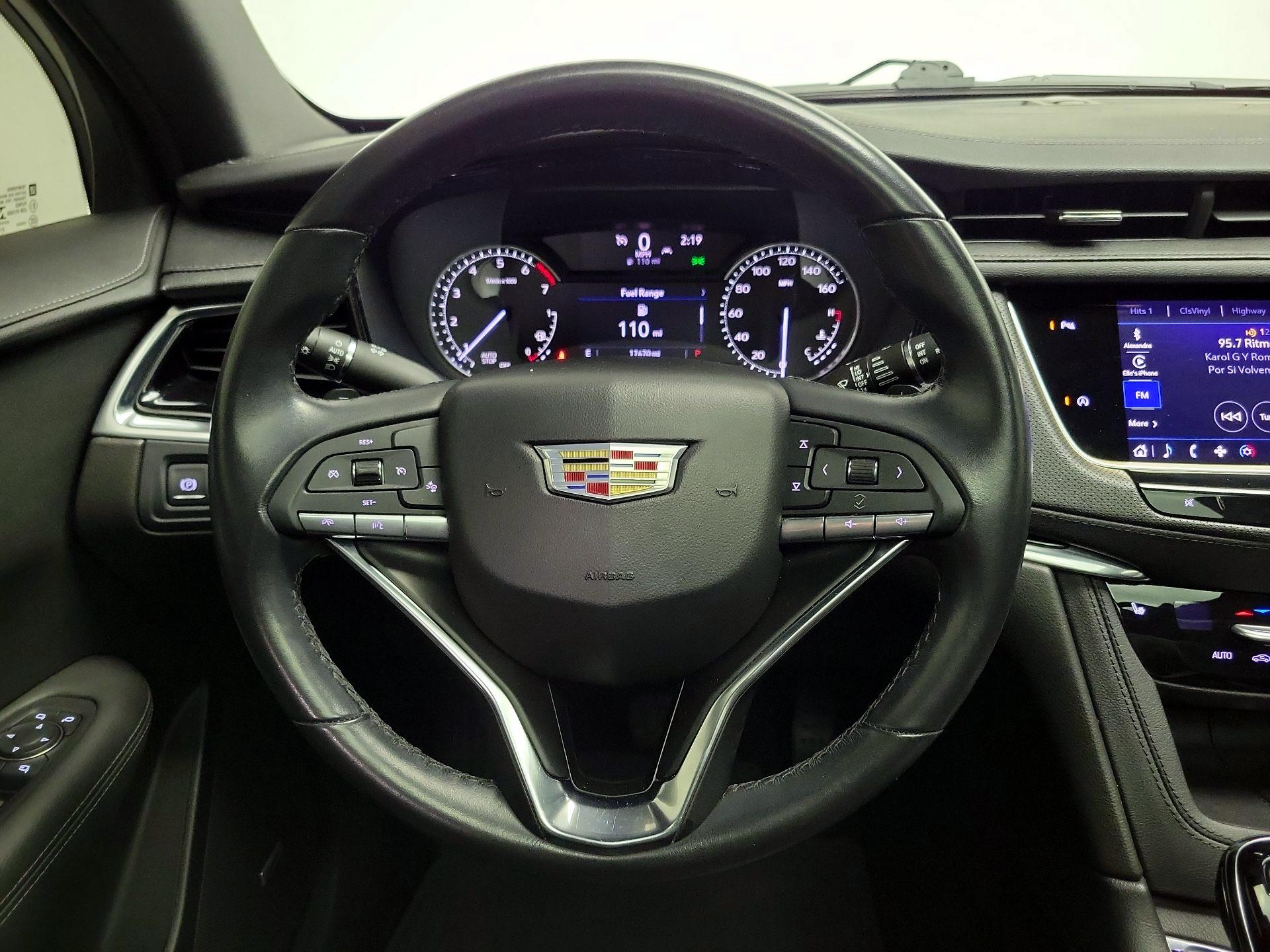 Thumbnail: 2022 Cadillac XT6 - 10