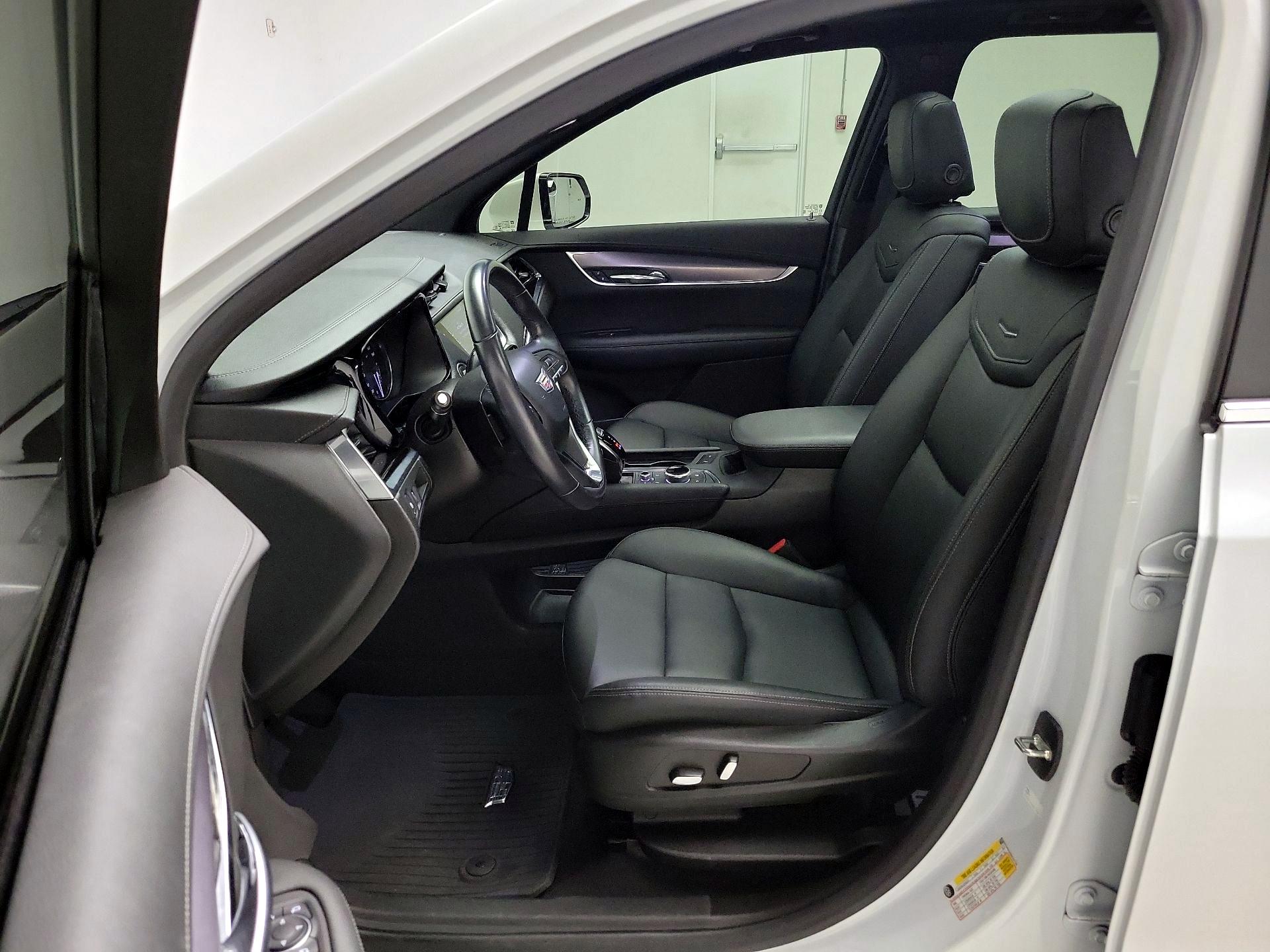 Thumbnail: 2022 Cadillac XT6 - 11